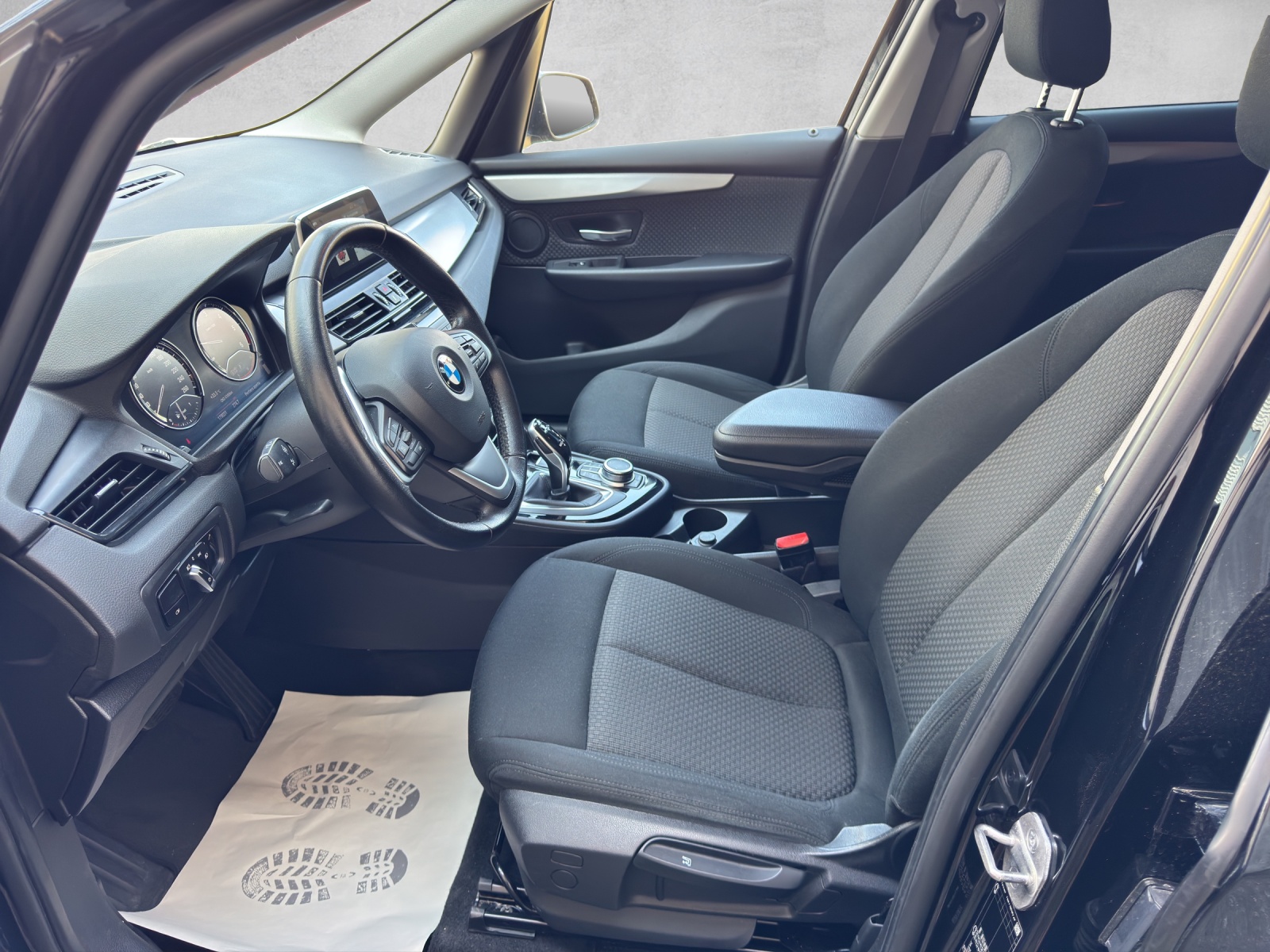 BMW 218d Gran Tourer Steptronic-image-17