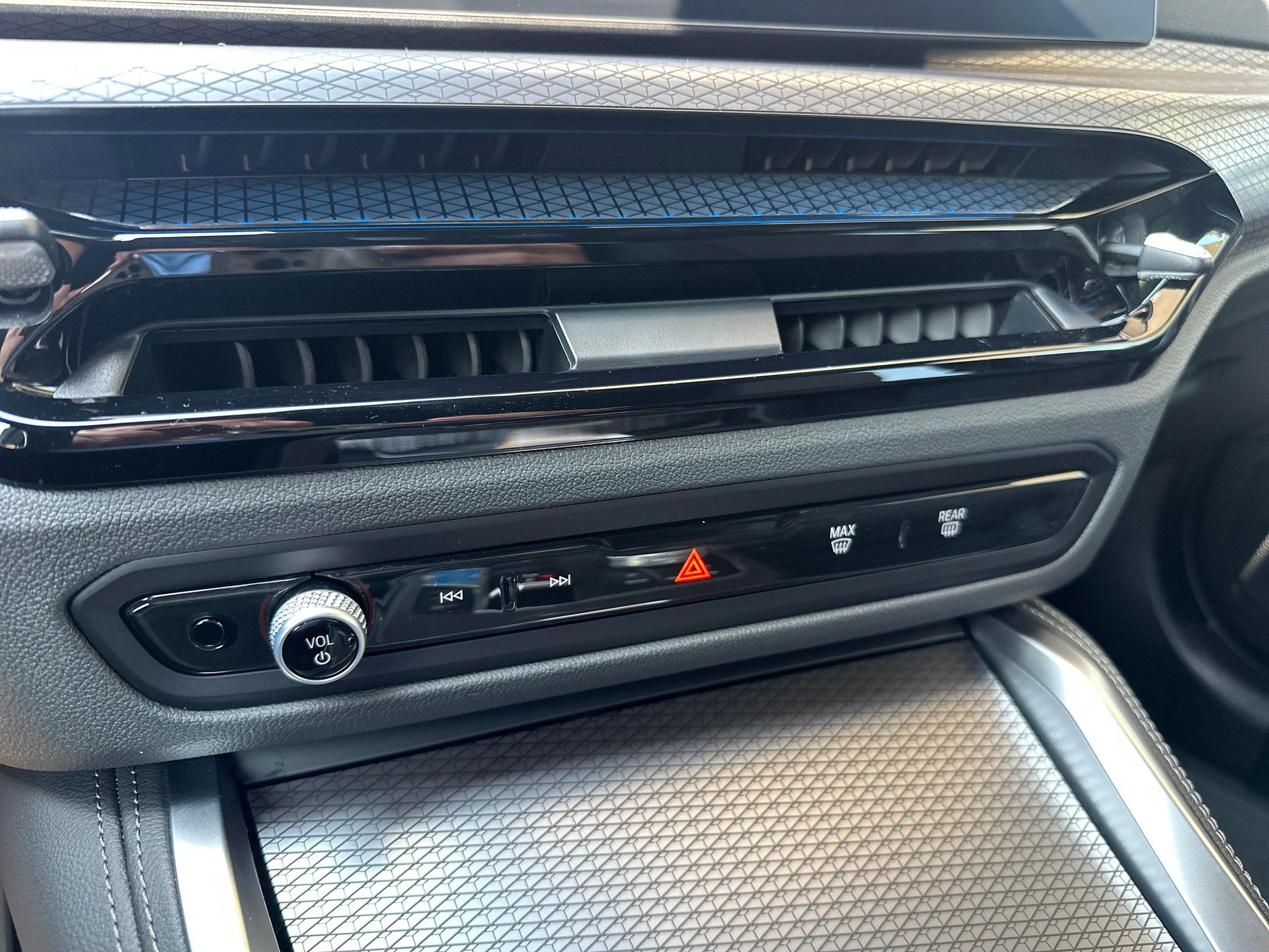 BMW i4 M50 M Sport Pro-image-12
