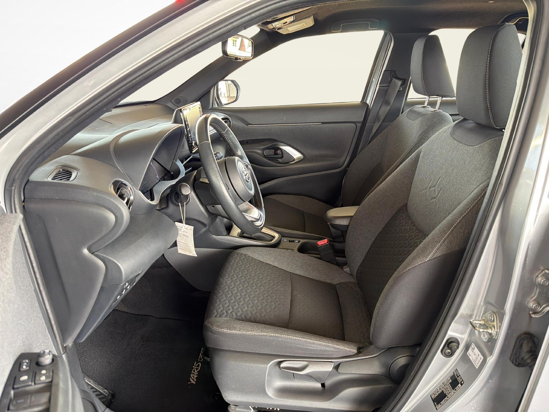 TOYOTA Yaris Cross 1.5 VVT-i HSD Trend-image-9