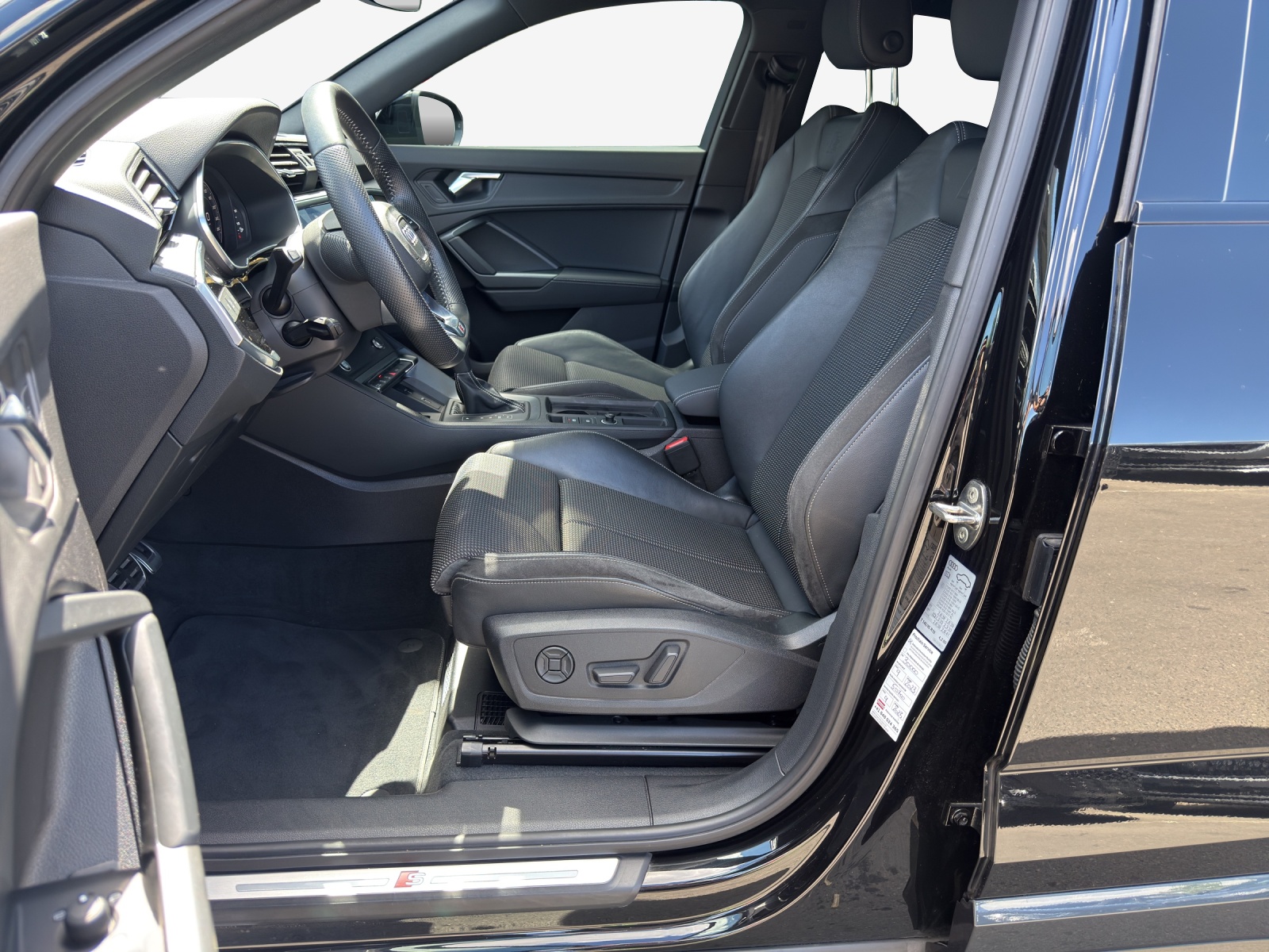 AUDI Q3 Sportback 35 TFSI S line Attraction S-tronic-image-7