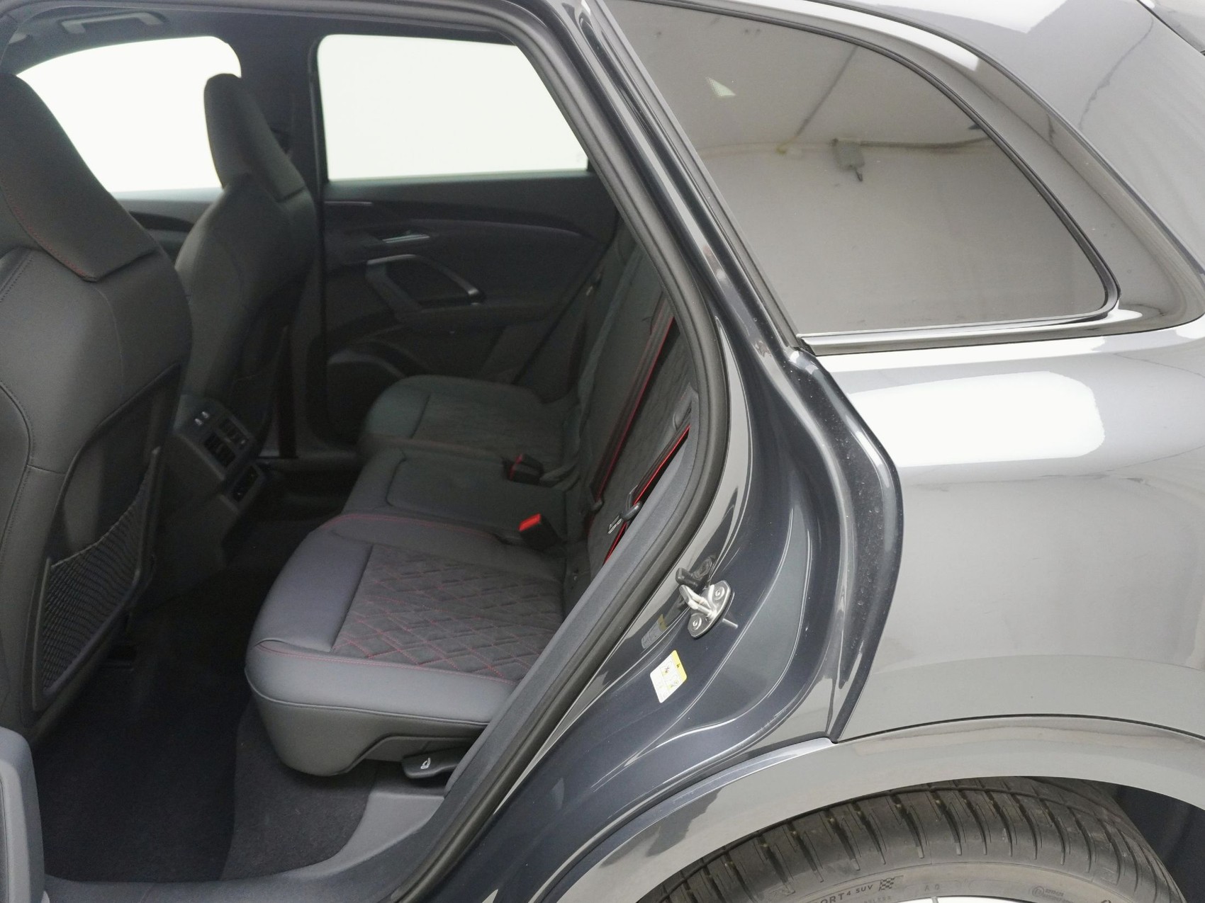 AUDI Q5 2.0 TDI S line quattro S-Tronic-image-14