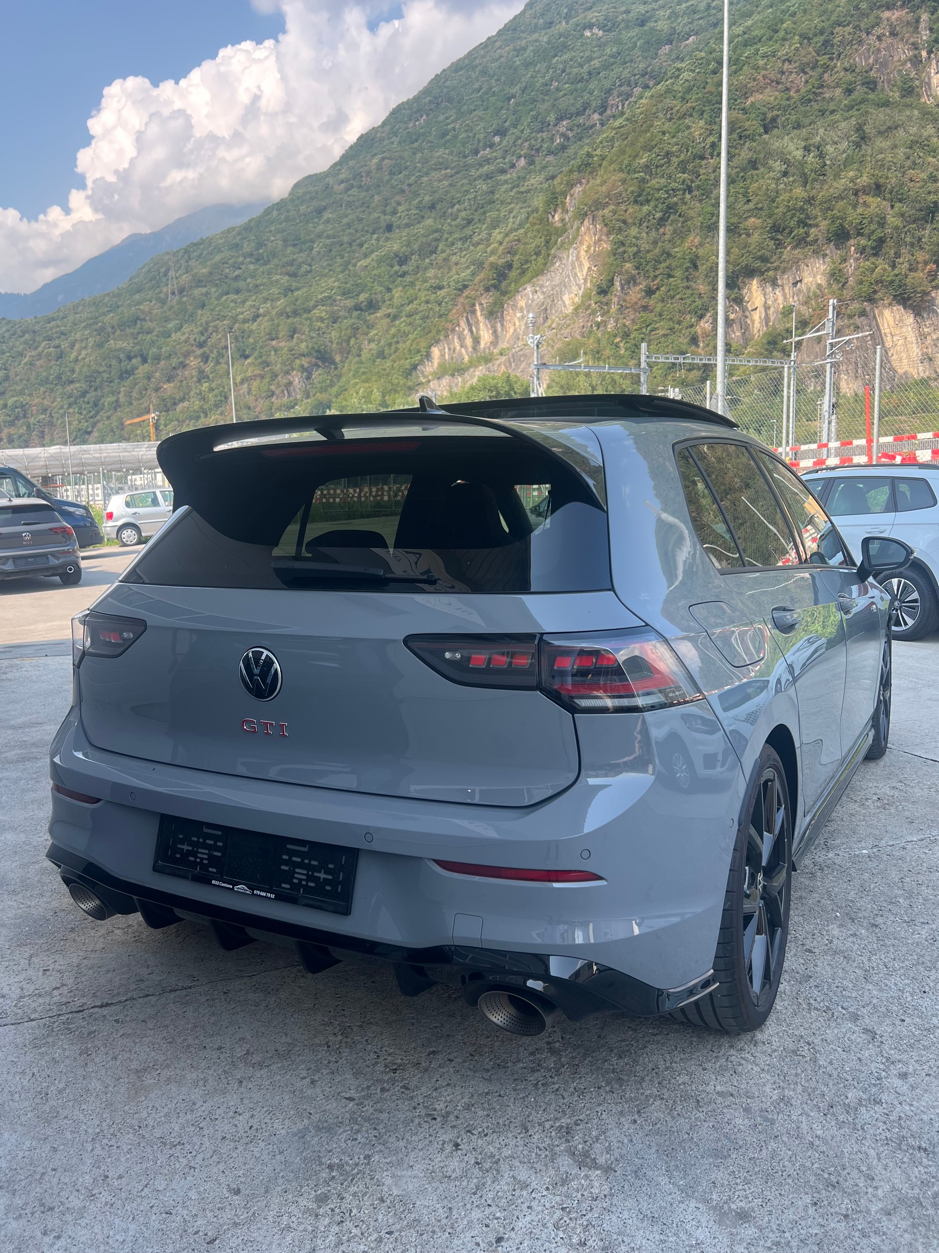 VW Golf 2.0 TSI GTI Clubsport Facelift DSG - Nardo Gray - Panorama - Akrapovic - Leasing 569.-/mese con 0.- acconto-image-5