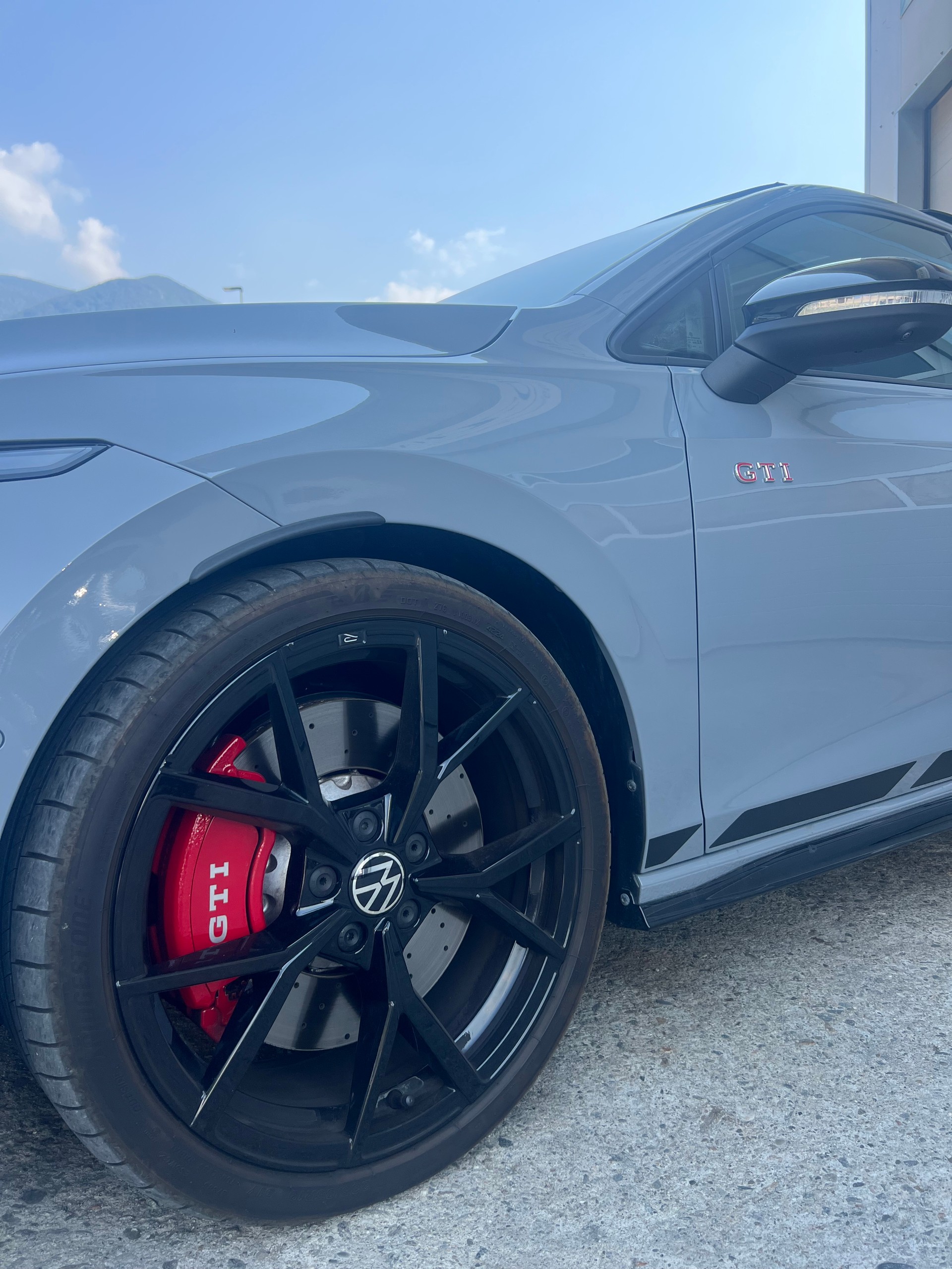 VW Golf 2.0 TSI GTI Clubsport Facelift DSG - Nardo Gray - Panorama - Akrapovic - Leasing 569.-/mese con 0.- acconto-image-3