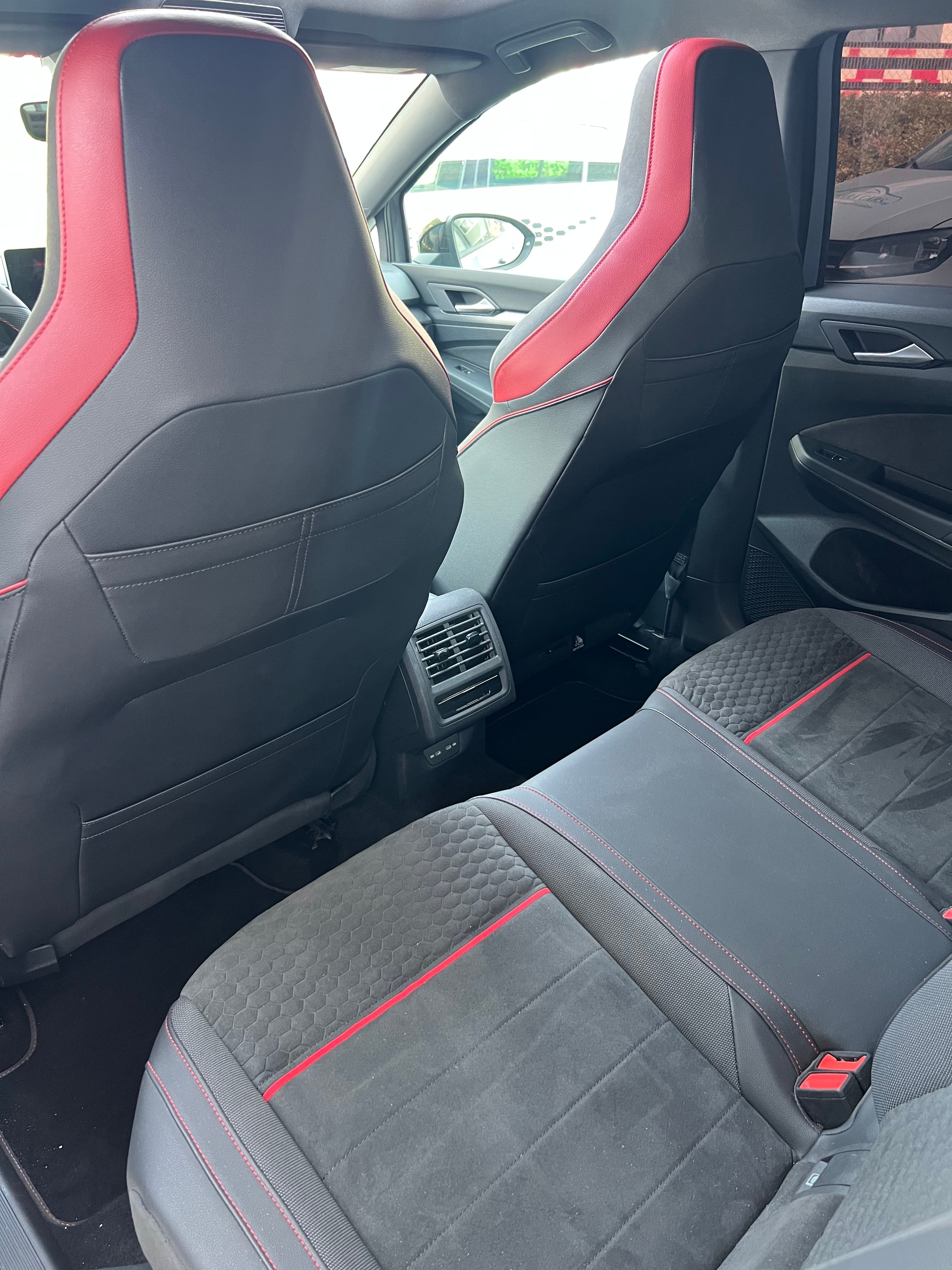 VW Golf 2.0 TSI GTI Clubsport Facelift DSG - Nardo Gray - Panorama - Akrapovic - Leasing 569.-/mese con 0.- acconto-image-12