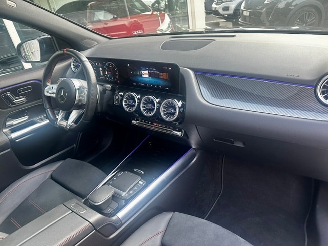 MERCEDES-BENZ GLA 35 AMG 4Matic 8G-Speedshift DCT-image-19