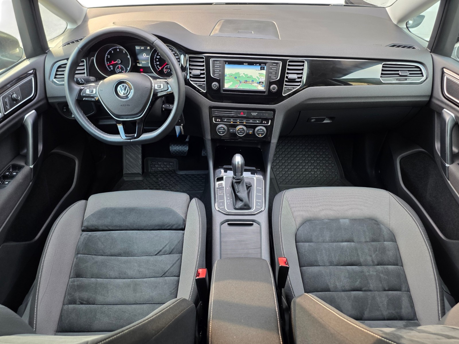 VW Golf Sportsvan 1.4 TSI Highline DSG-image-8