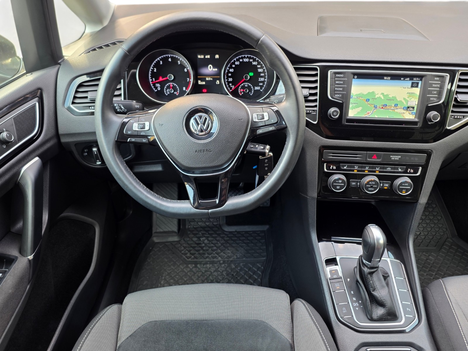 VW Golf Sportsvan 1.4 TSI Highline DSG-image-9