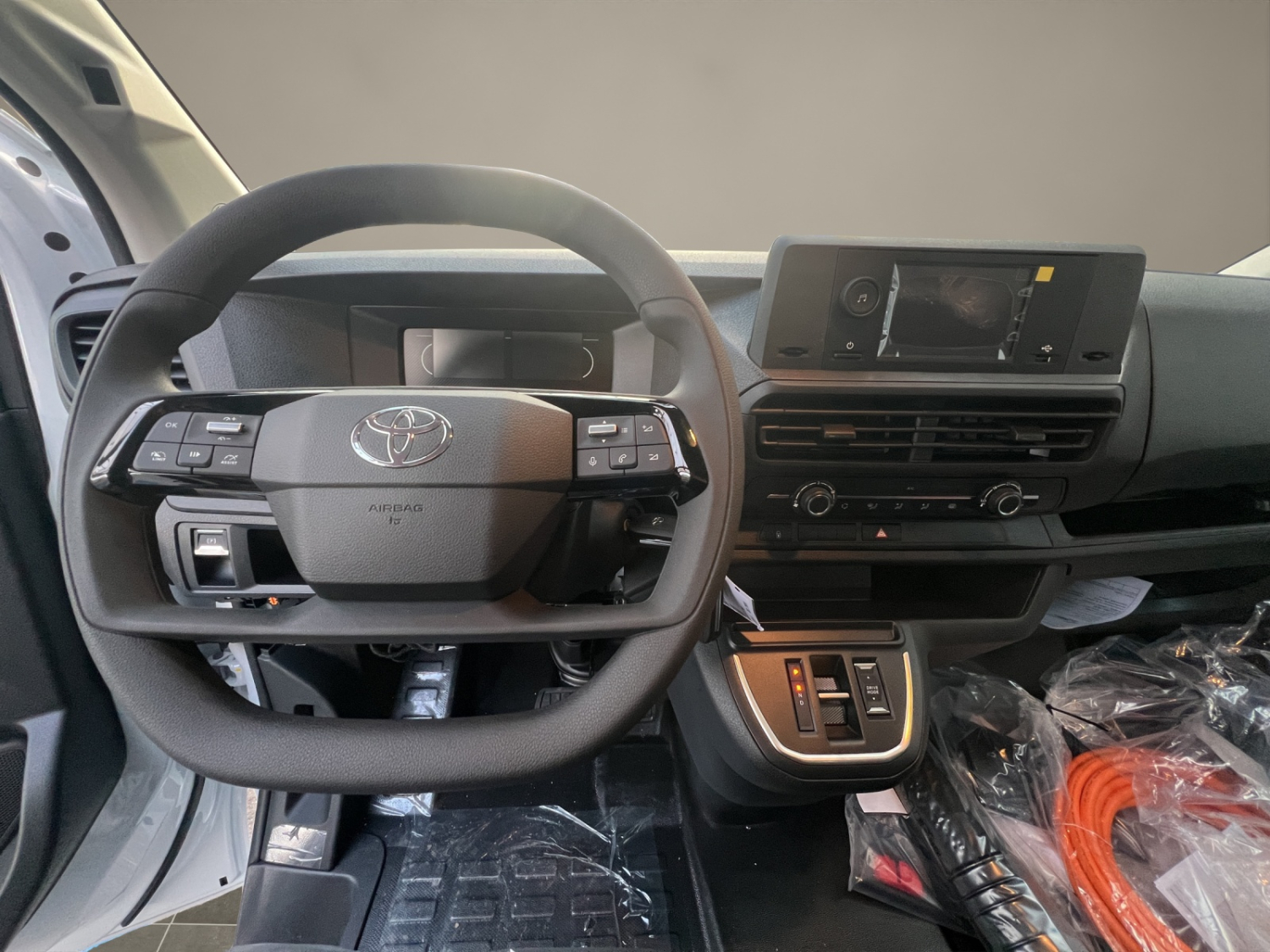 TOYOTA PROACE Brückenwagen L1 75KWh-image-10