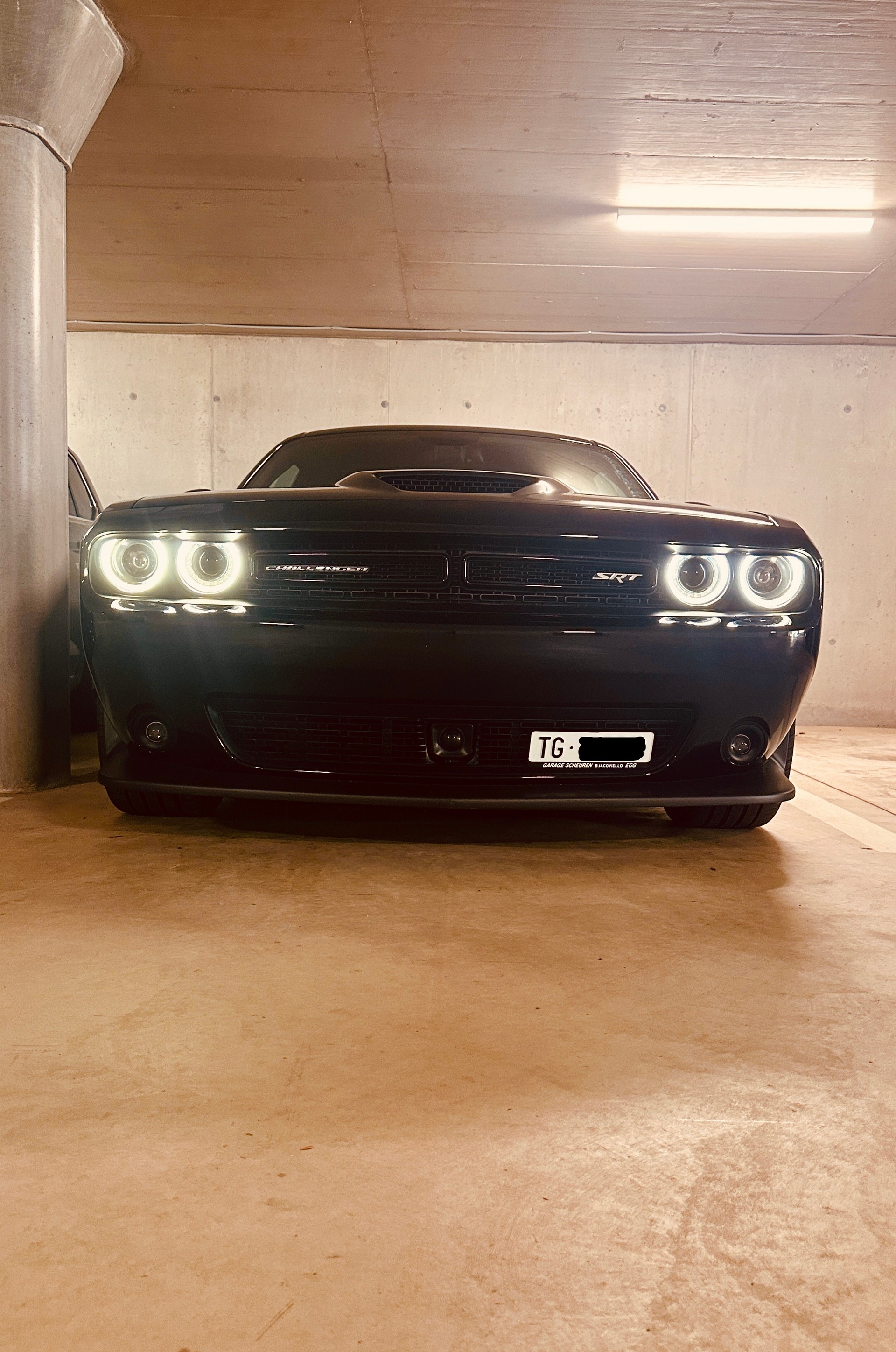 DODGE Challenger SRT 6.4-image-1