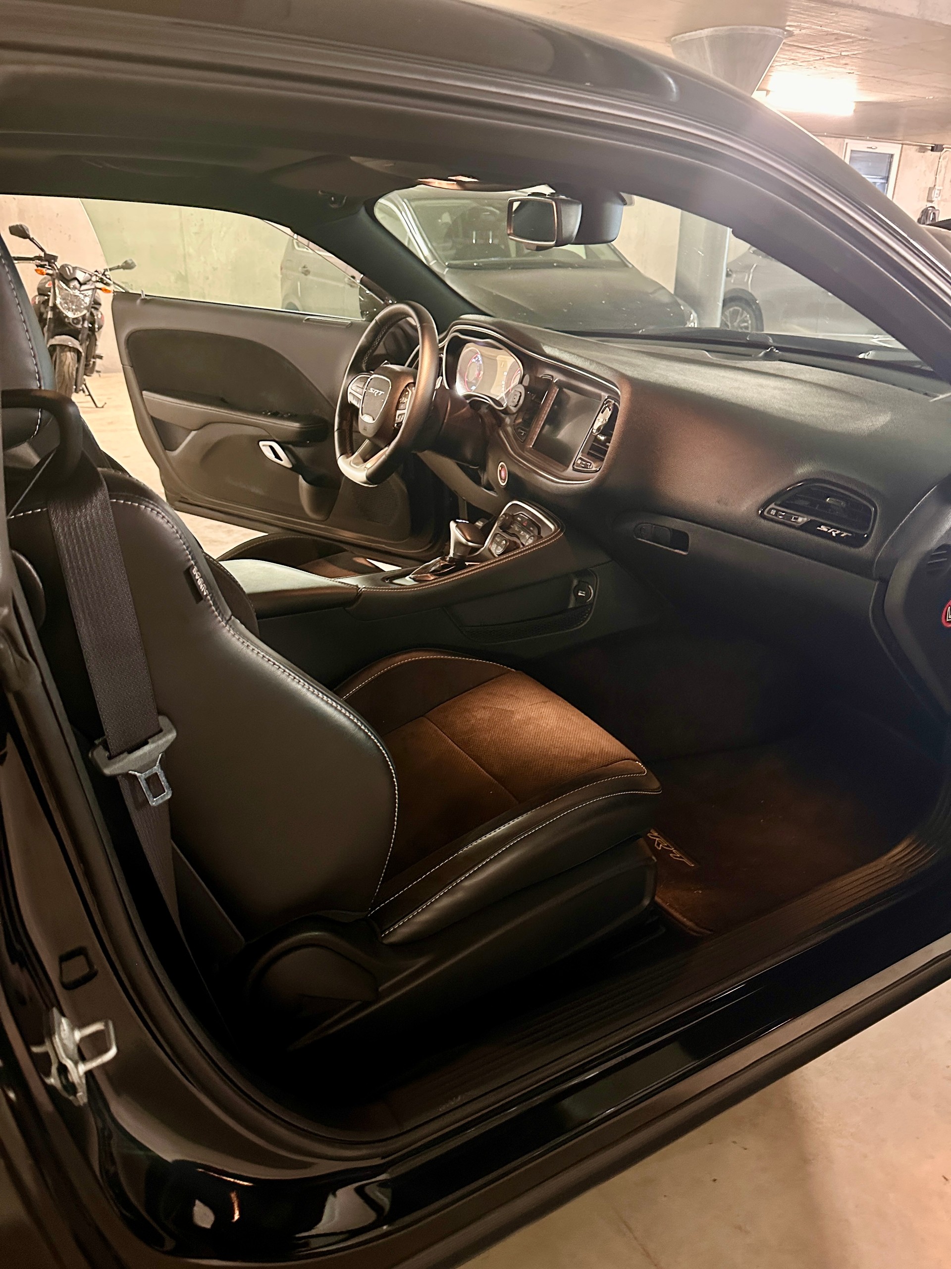 DODGE SRT 6.4-image-6