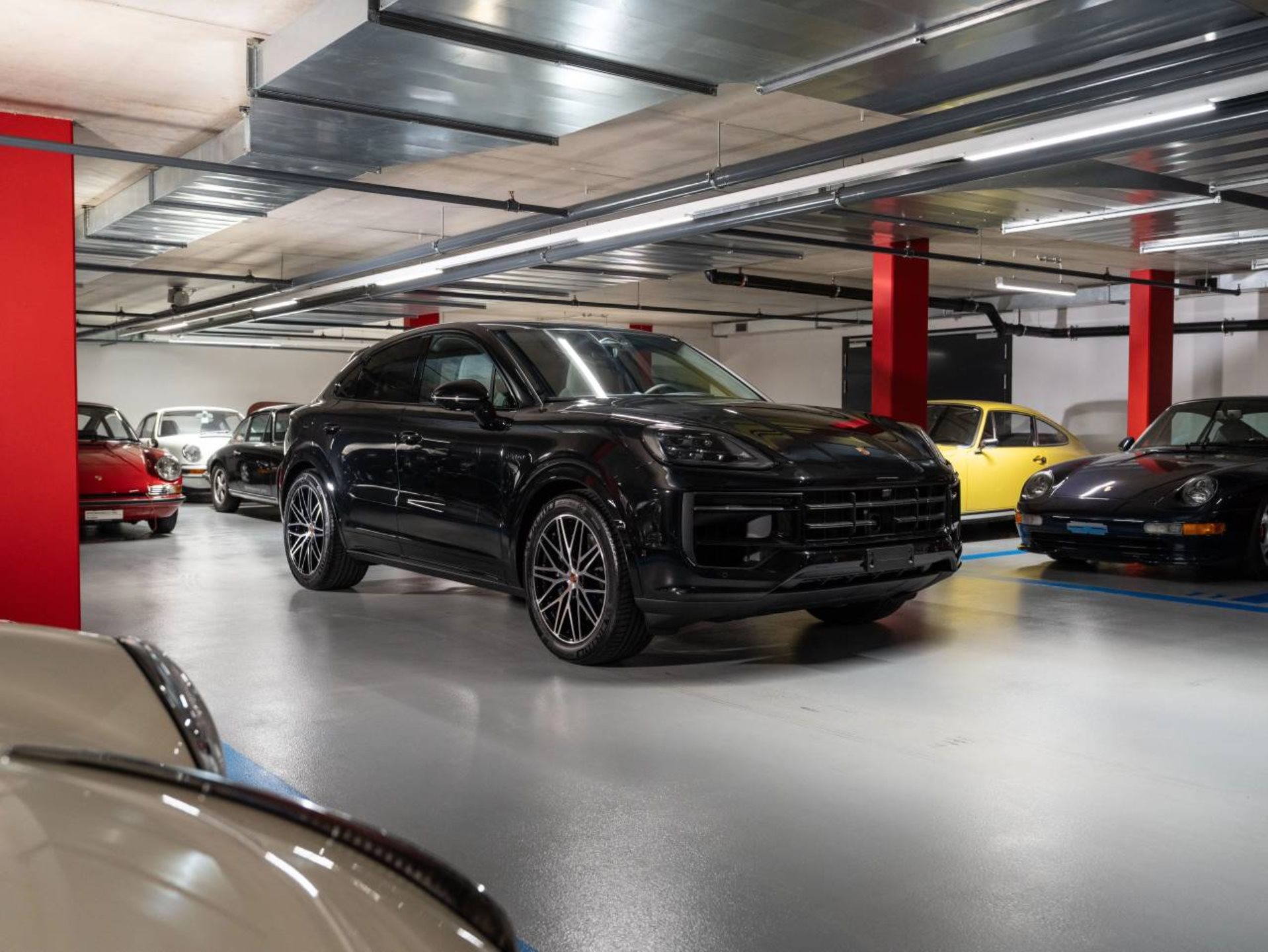 PORSCHE Cayenne E-Hybrid Coupé Black Edition-image-7