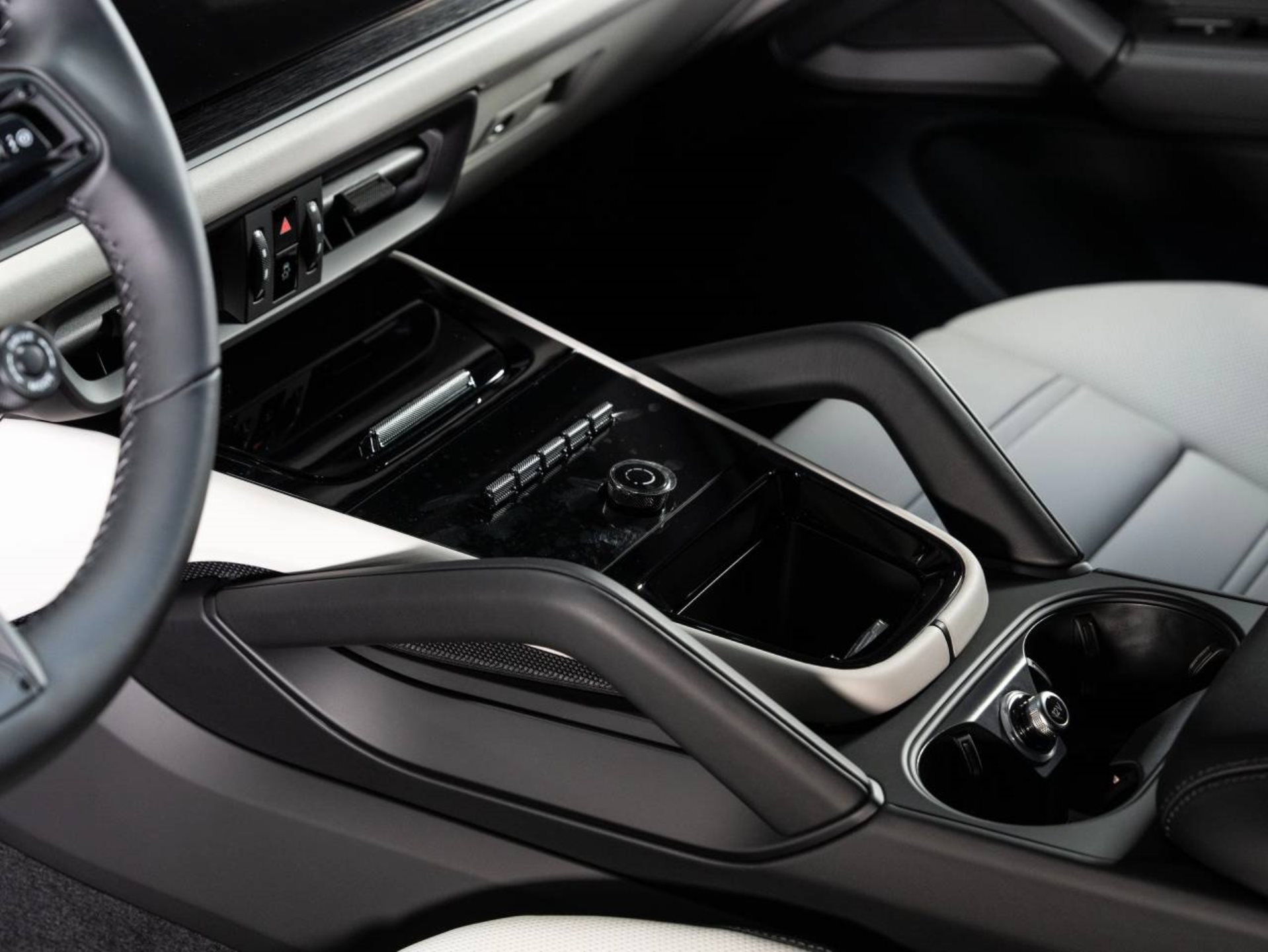 PORSCHE Cayenne E-Hybrid Coupé Black Edition-image-14