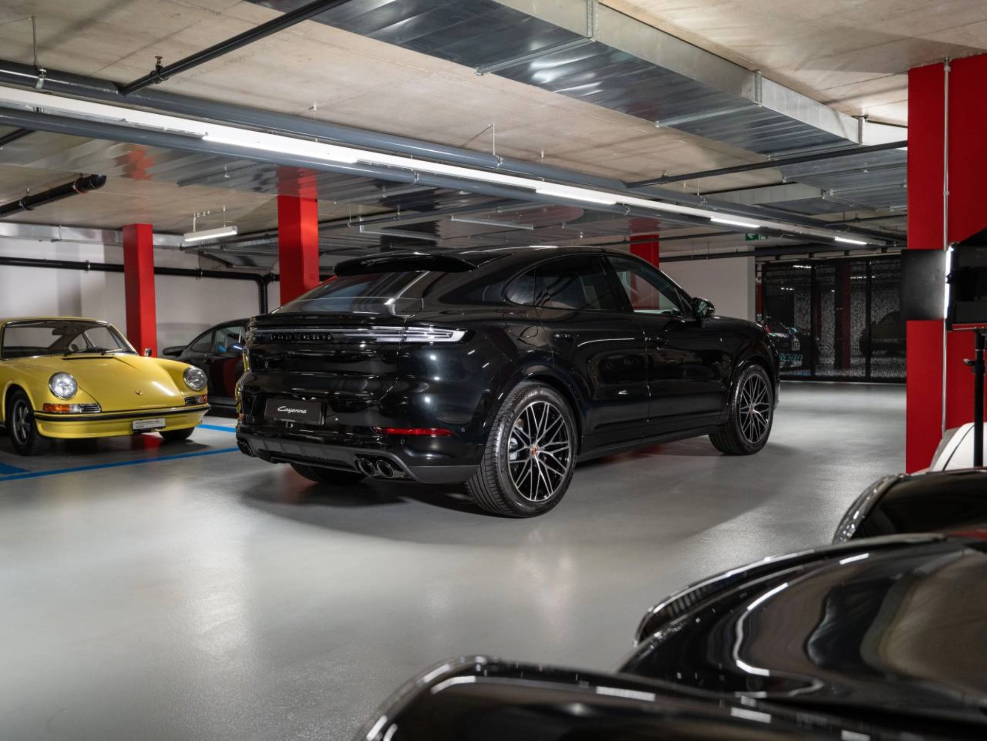PORSCHE Cayenne E-Hybrid Coupé Black Edition-image-2