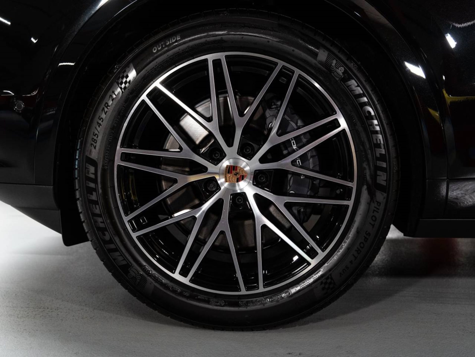 PORSCHE Cayenne E-Hybrid Coupé Black Edition-image-22