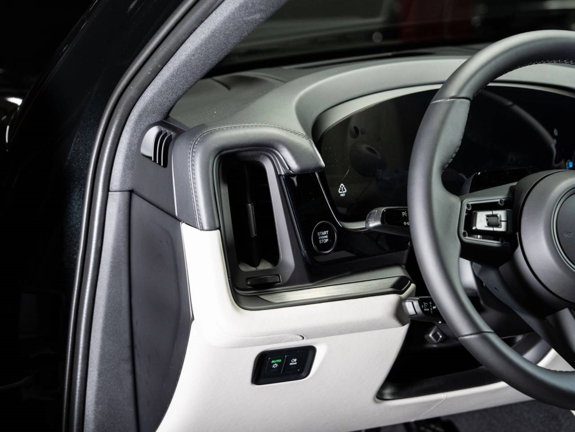 PORSCHE Cayenne E-Hybrid Coupé Black Edition-image-12