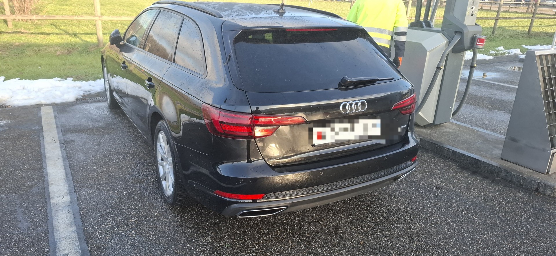 AUDI 2.0 40 TDI quattro S-Tronic-image-1