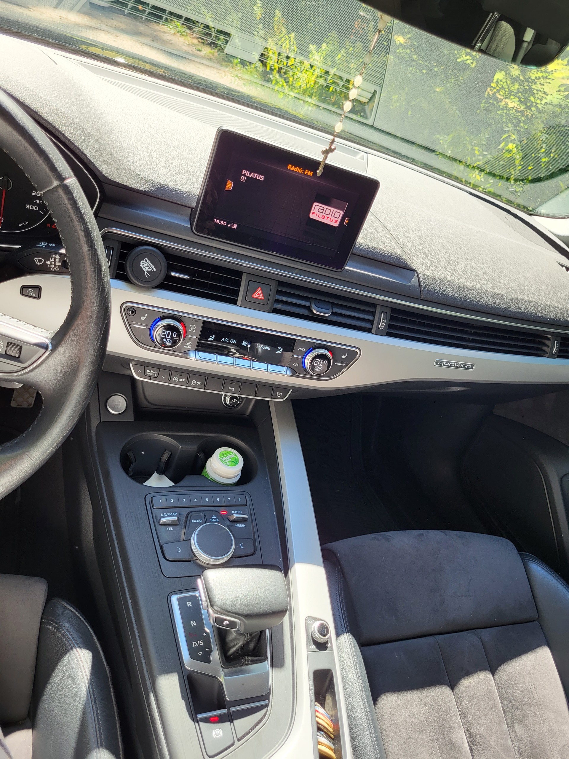 AUDI 2.0 40 TDI quattro S-Tronic-image-4