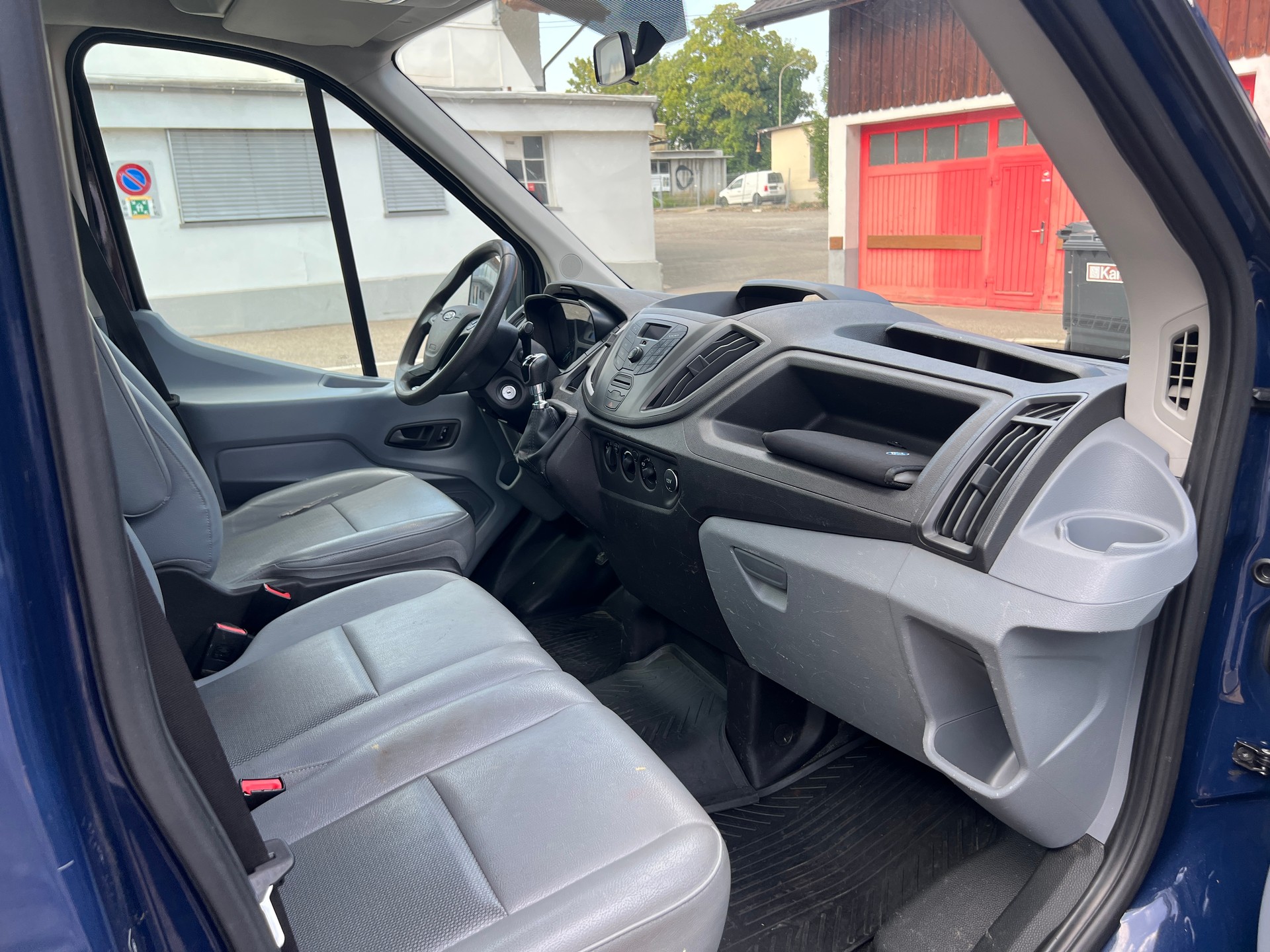 FORD Transit 350 L2 Trend 2.0 TDCi 130 FWD-image-7
