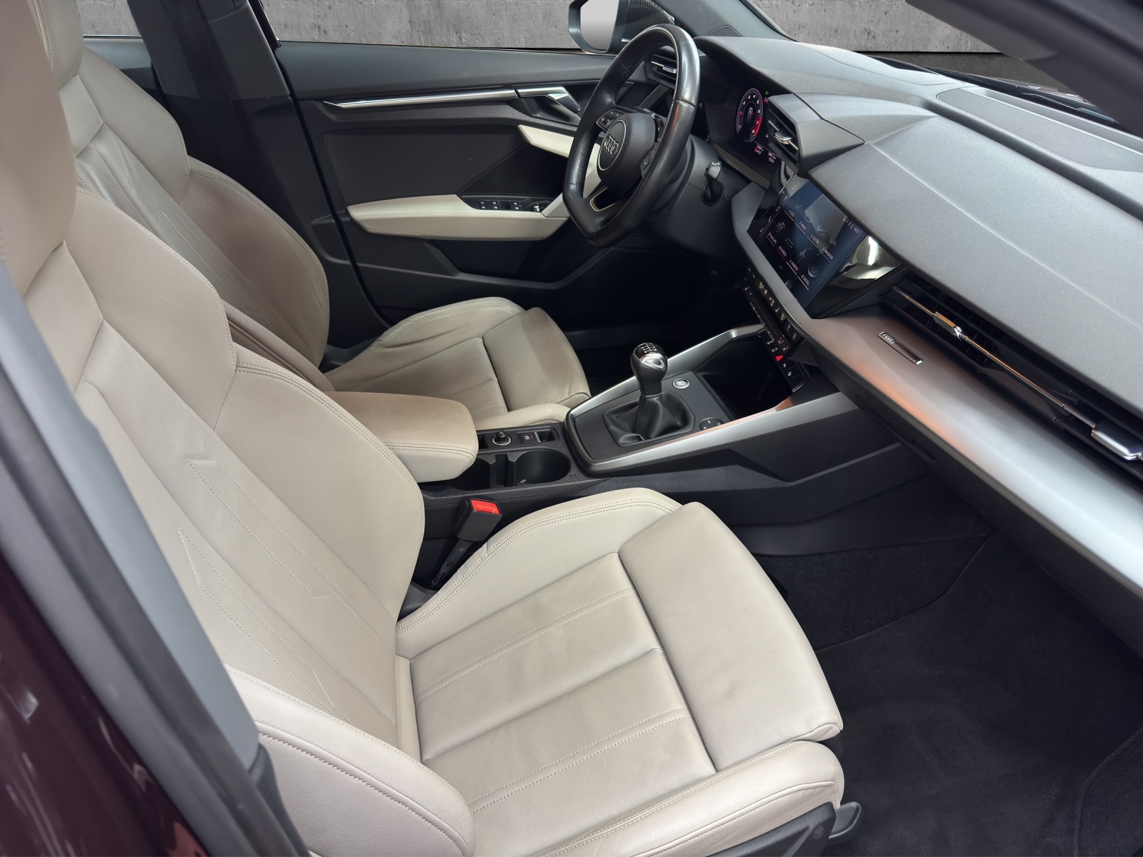 AUDI A3 Sportback 35 TFSI Attraction-image-7