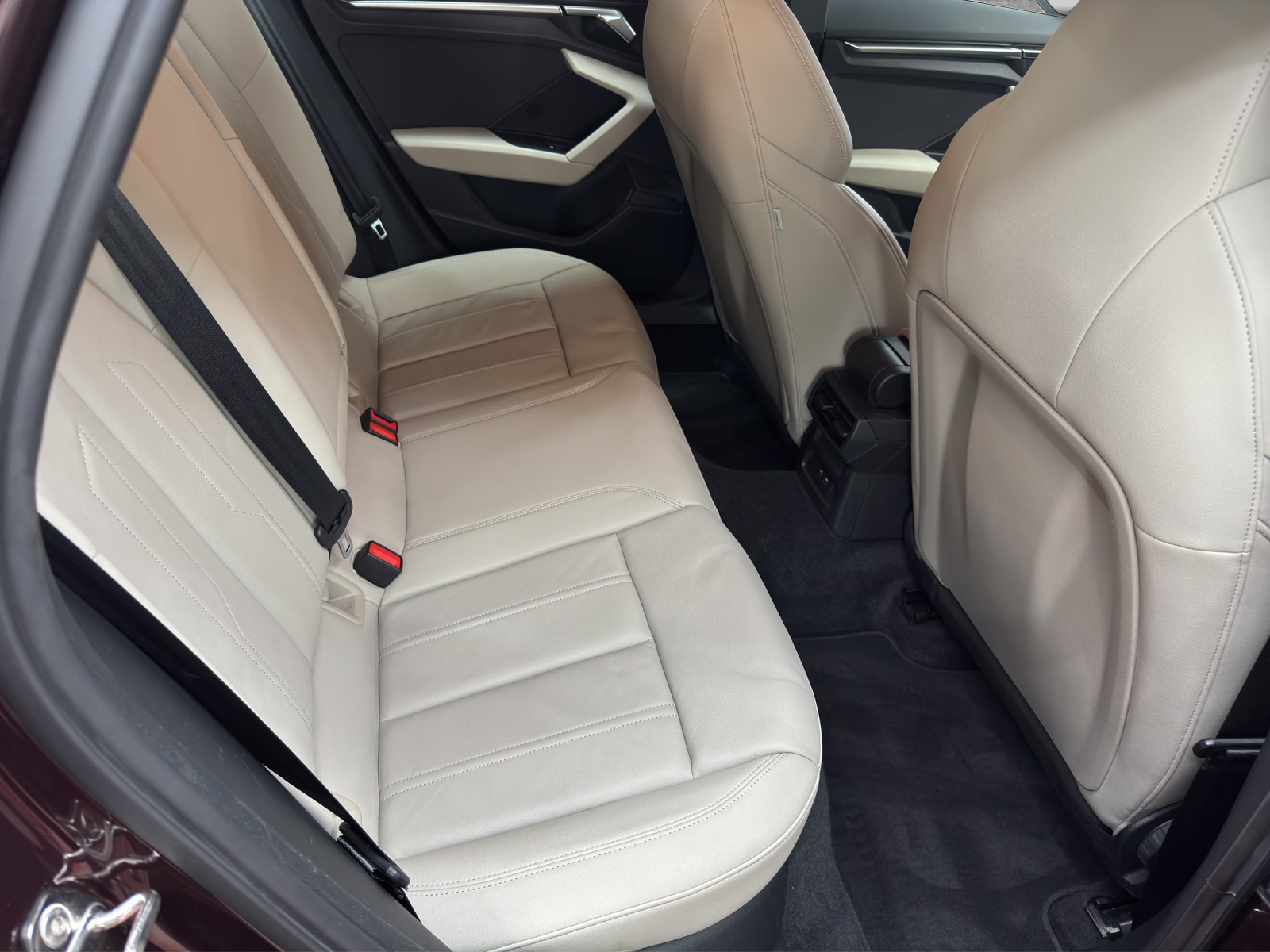 AUDI A3 Sportback 35 TFSI Attraction-image-11