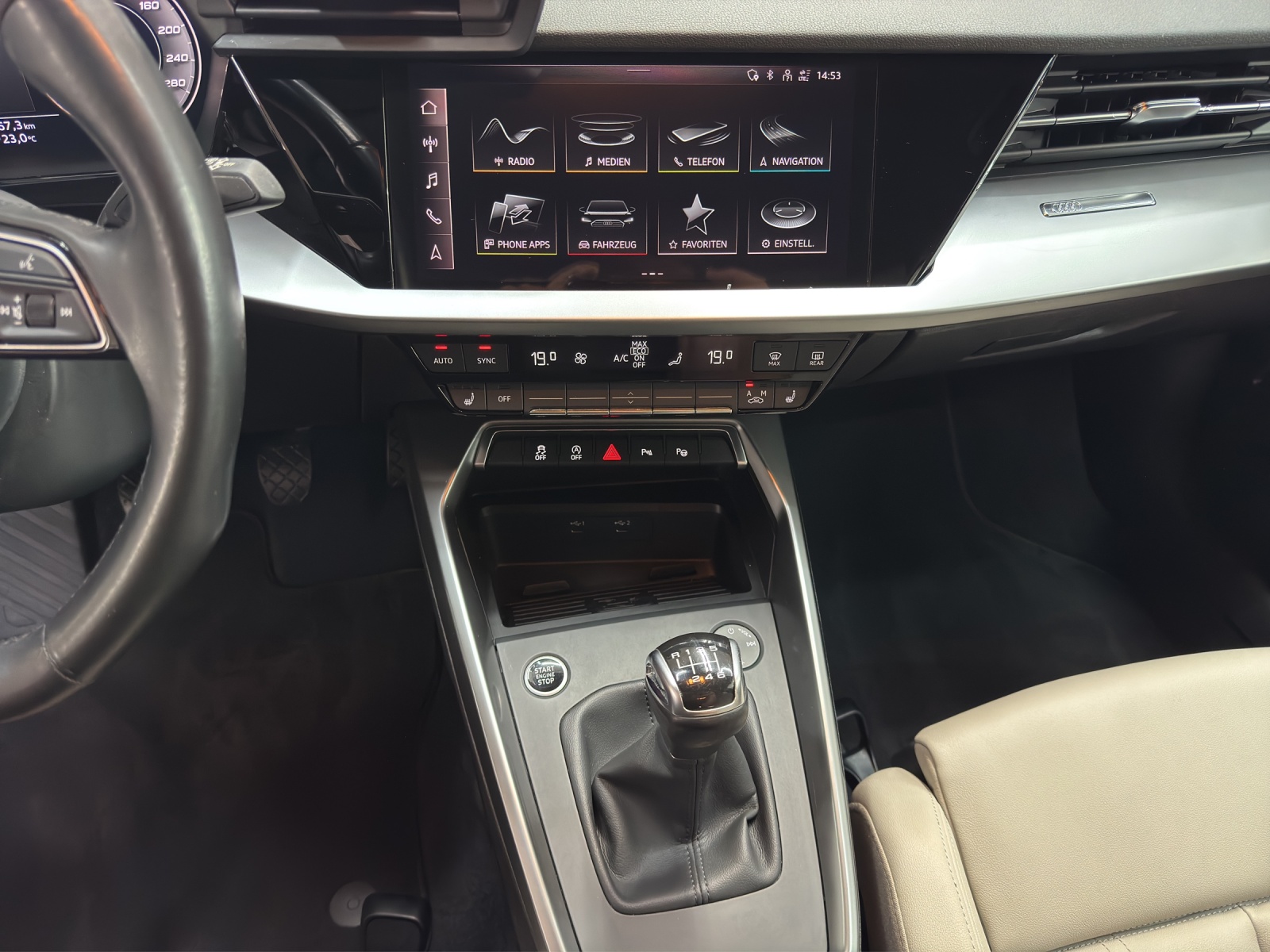 AUDI A3 Sportback 35 TFSI Attraction-image-10