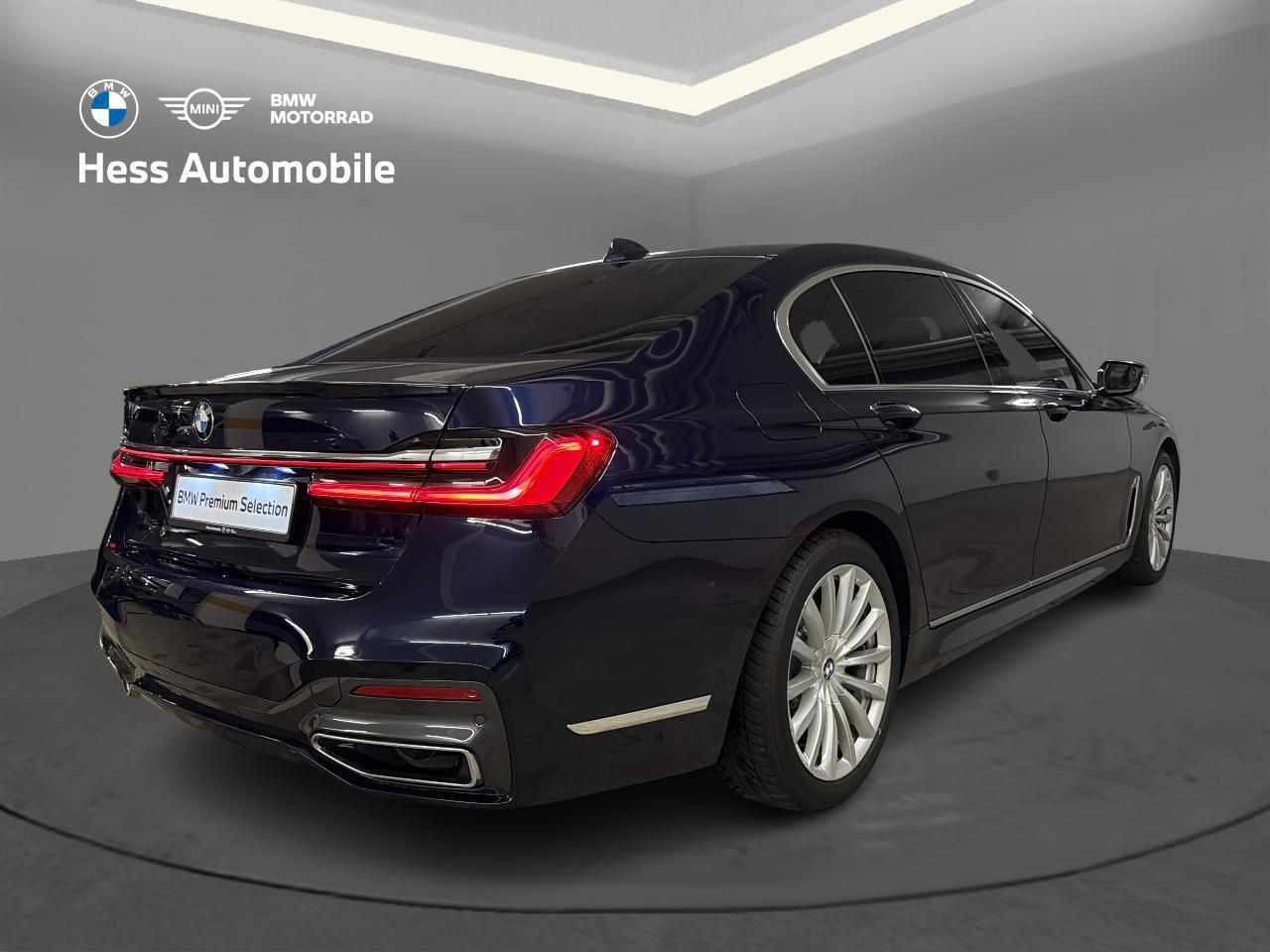 BMW 740Li xDrive M Sport-showroom-element-2