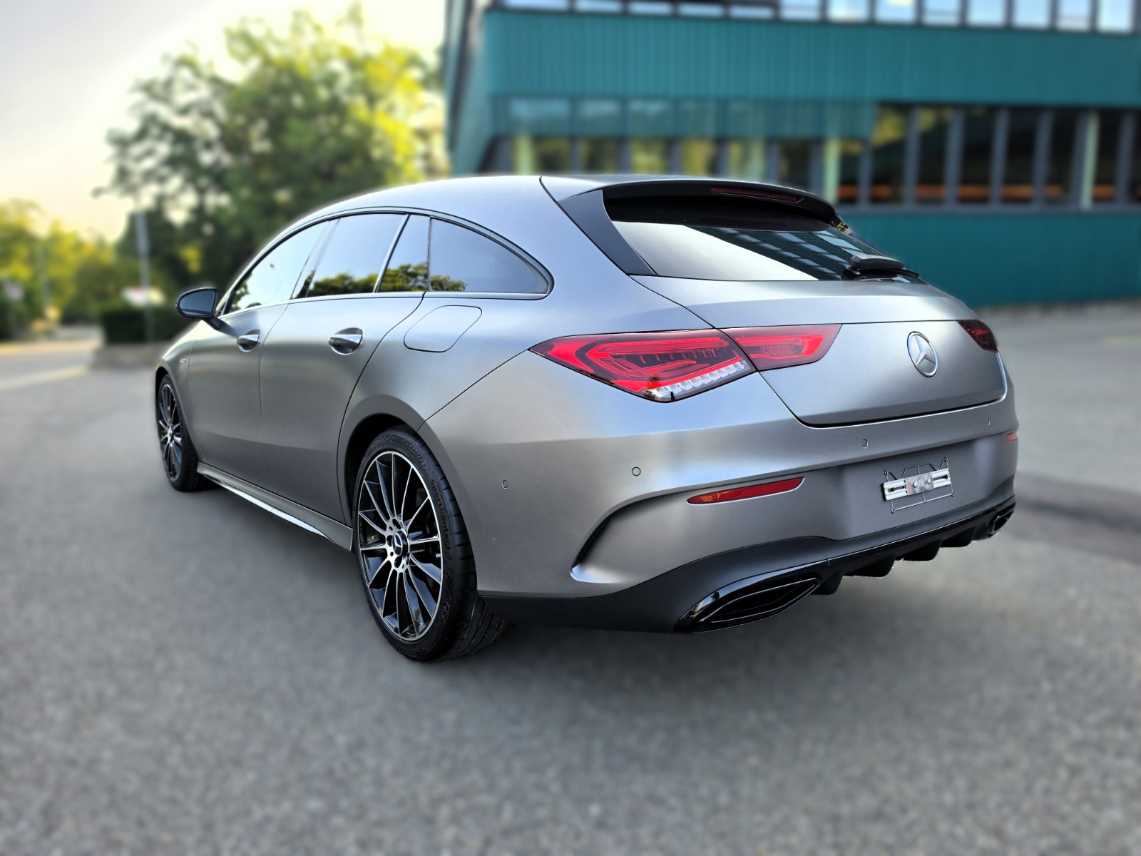 MERCEDES-BENZ CLA Shooting Brake 220 d 4Matic AMG Line-image-2
