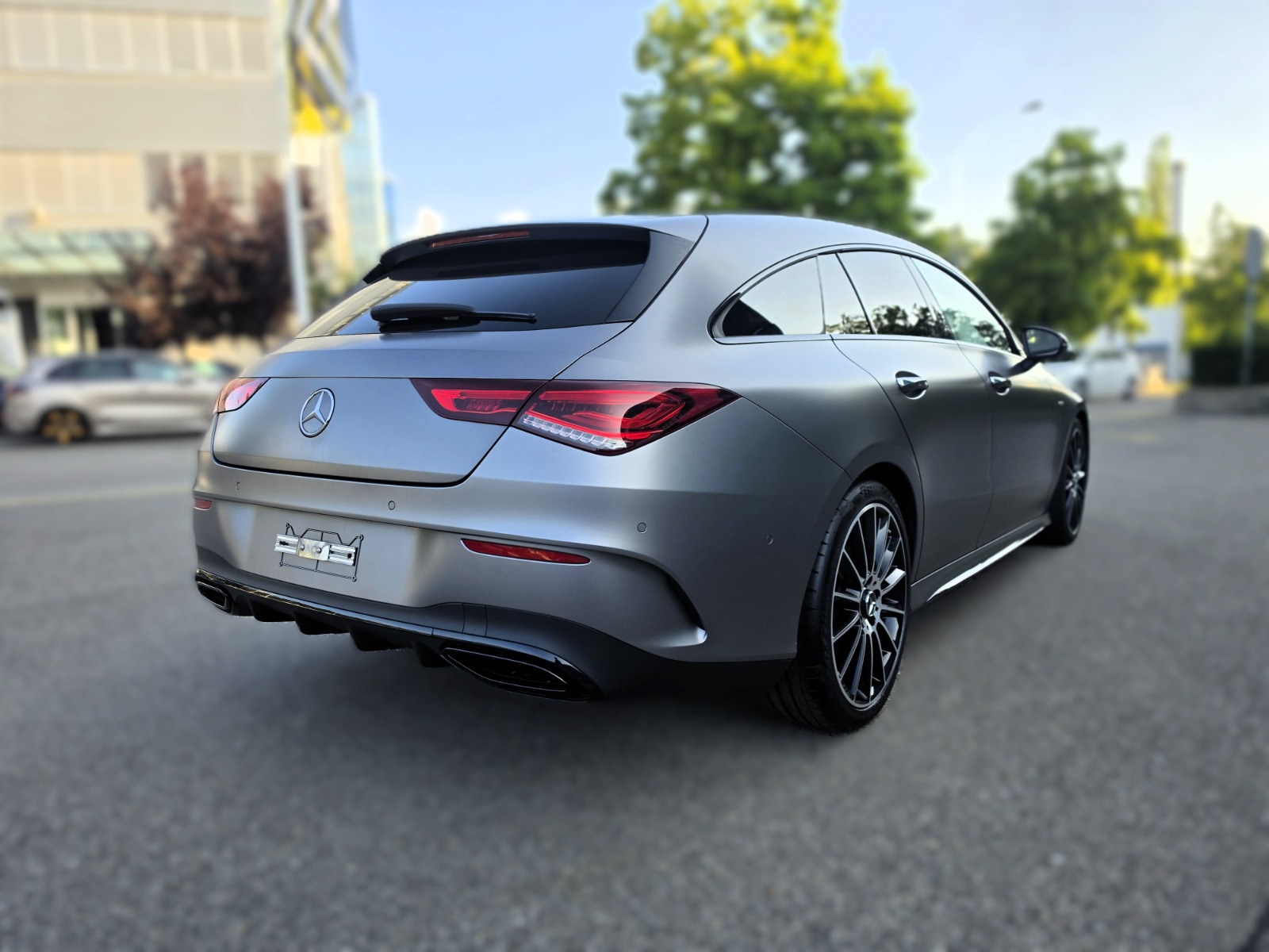 MERCEDES-BENZ CLA Shooting Brake 220 d 4Matic AMG Line-image-4