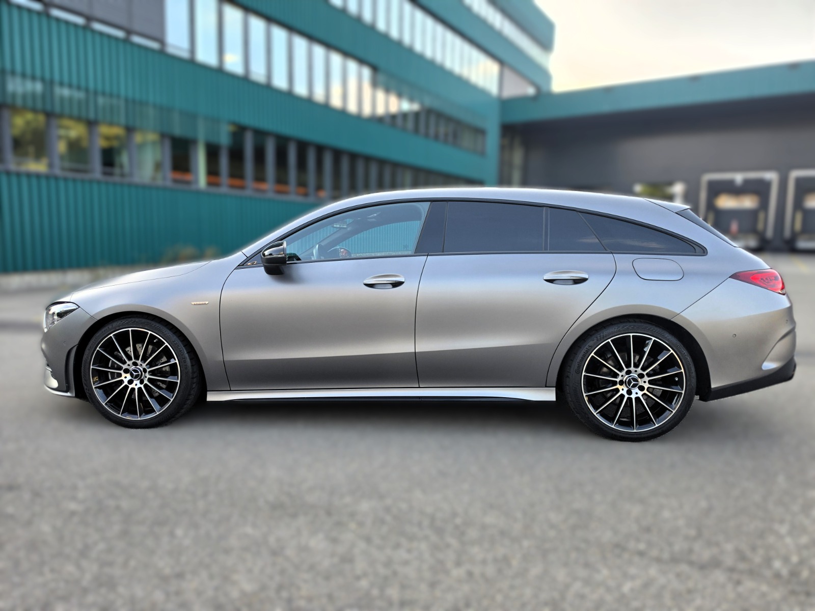 MERCEDES-BENZ CLA Shooting Brake 220 d 4Matic AMG Line-image-1