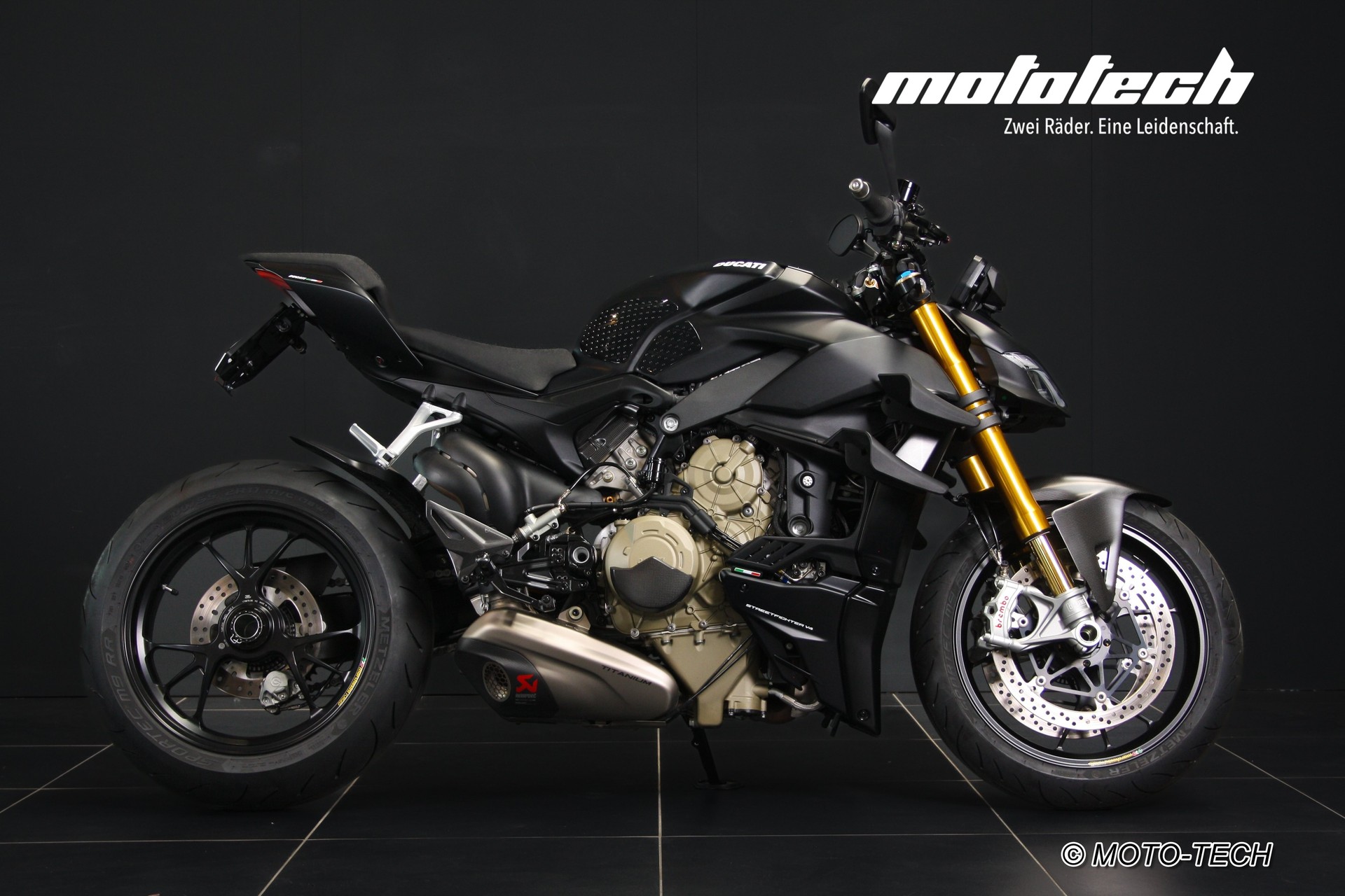 DUCATI Streetfighter V4 S SPECIALE AKRAPOVIC-showroom-element-1