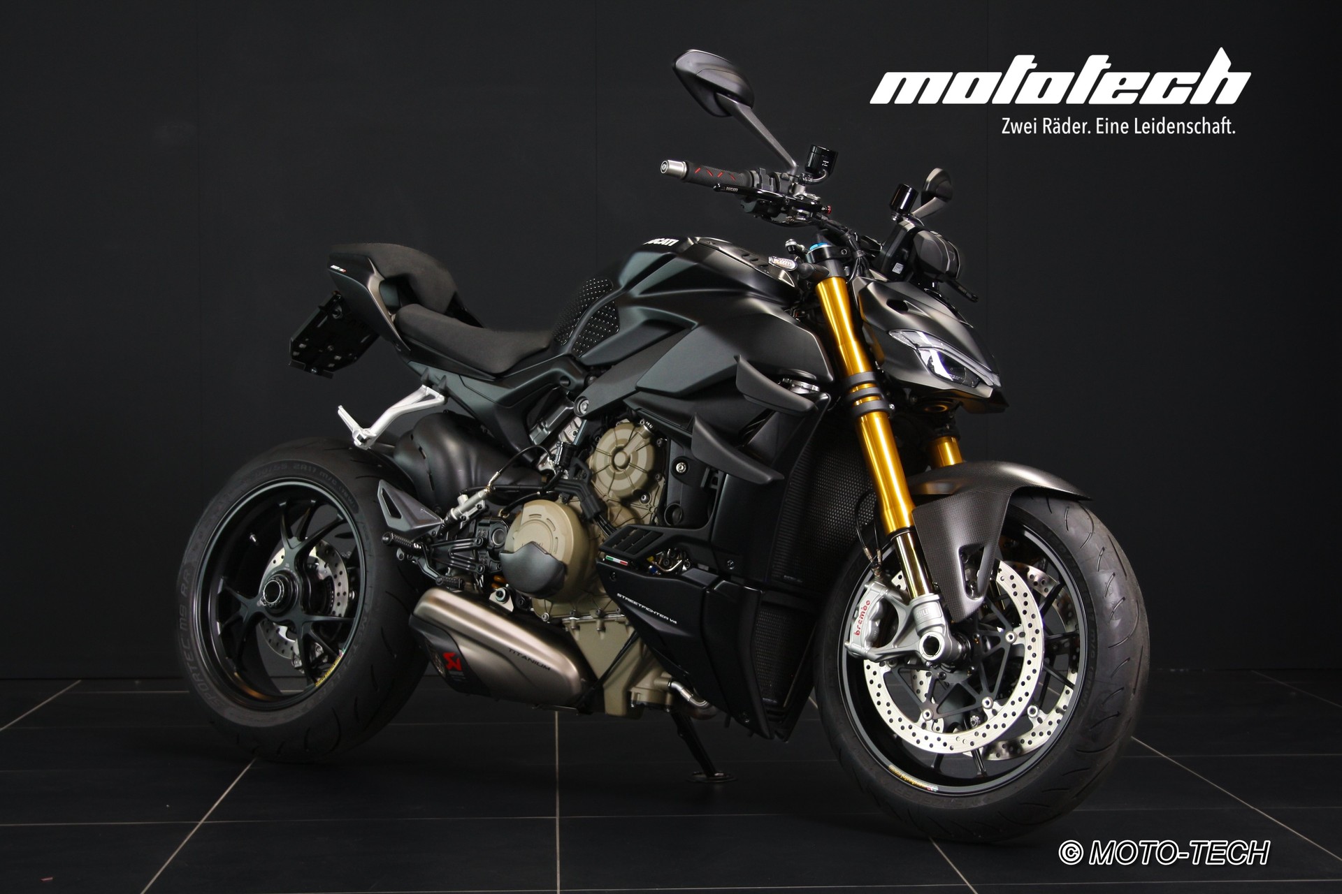 DUCATI Streetfighter V4 S SPECIALE AKRAPOVIC