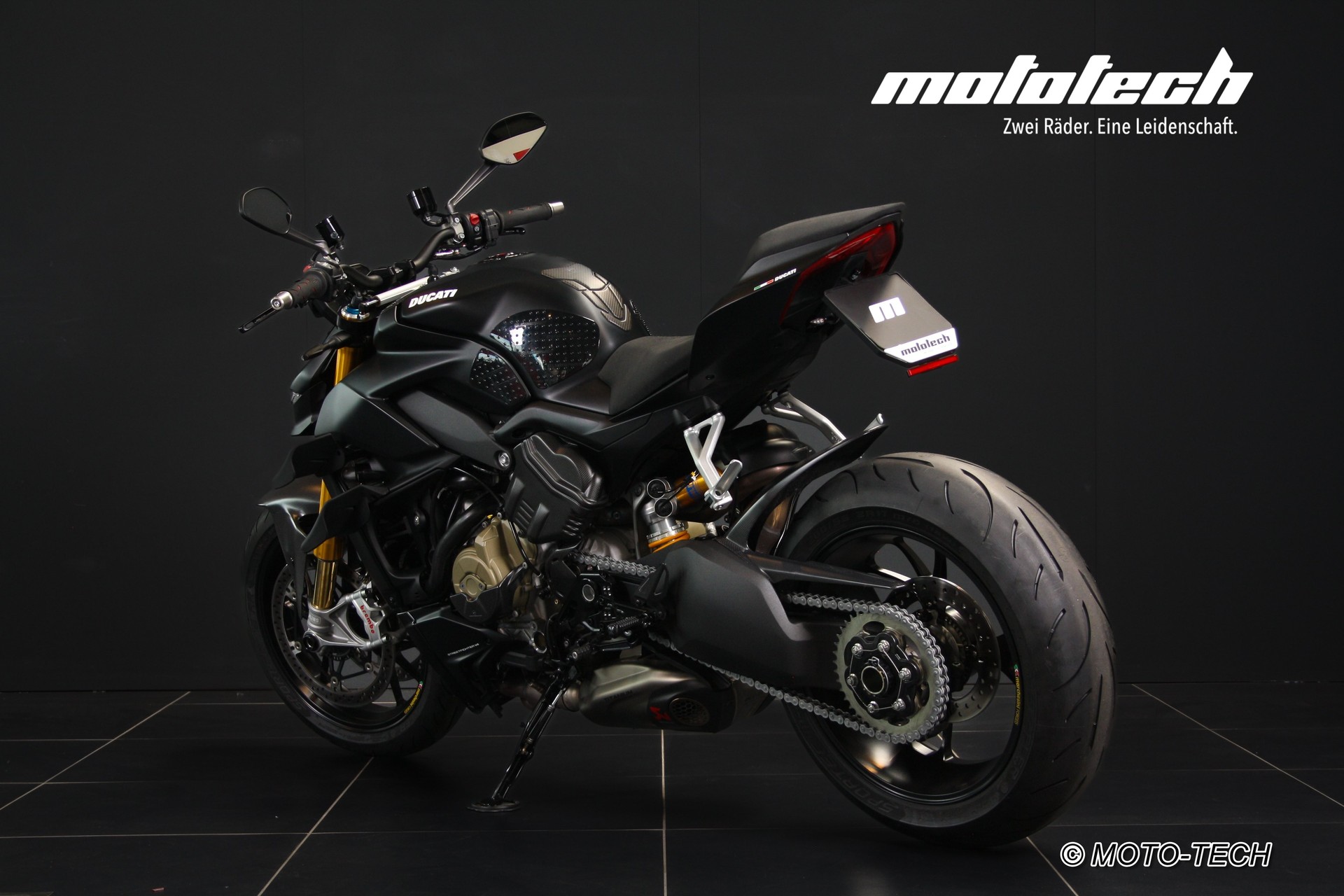 DUCATI Streetfighter V4 S SPECIALE AKRAPOVIC-showroom-element-3