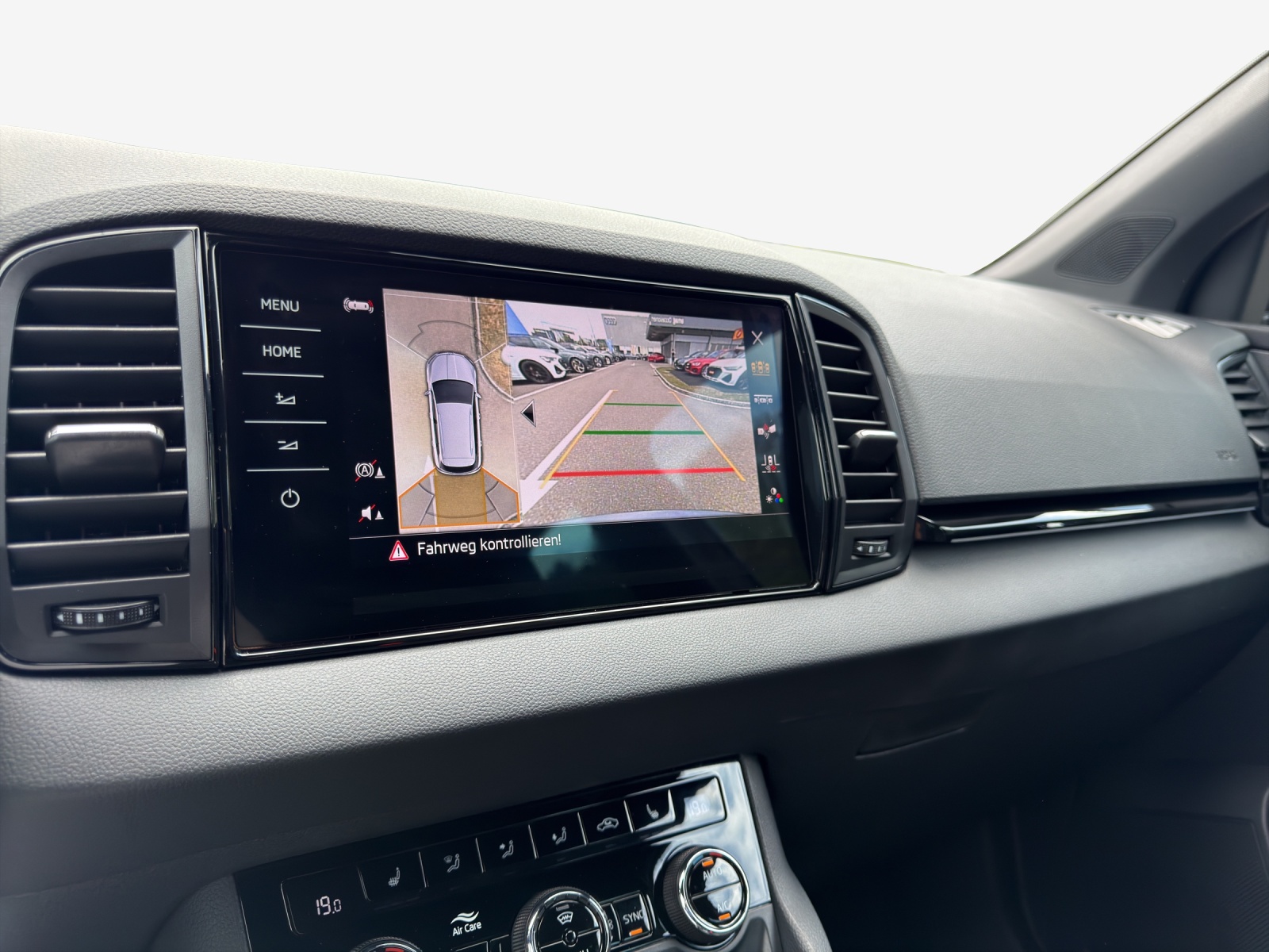 SKODA Karoq 2.0 TSI SportLine 4x4 DSG-image-15