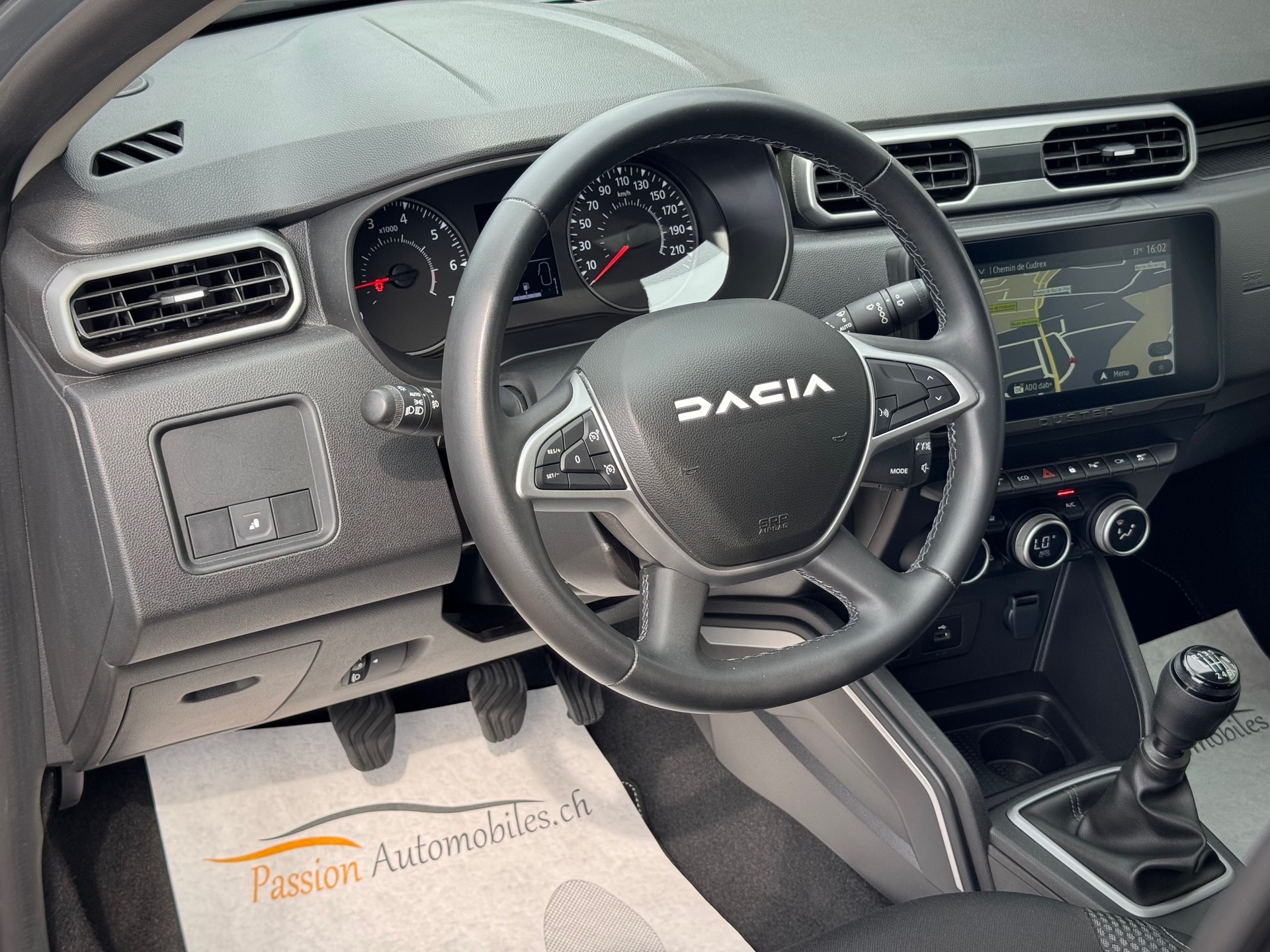 DACIA Duster TCe 150 Expression 4x4 - Véhicule Suisse (CH)-image-7