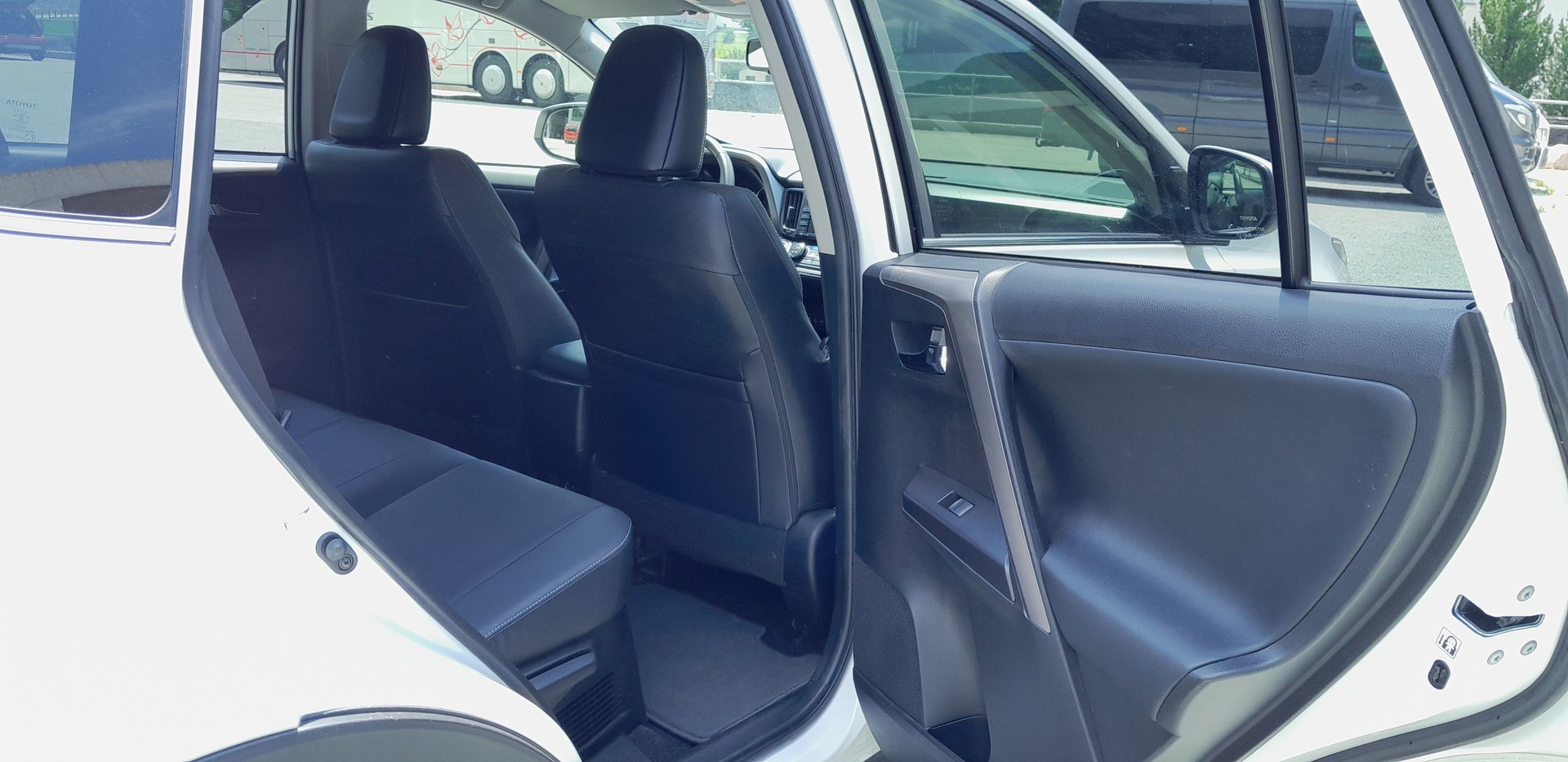 TOYOTA RAV-4 2.5 HSD Sol Premium e-CVT-image-11
