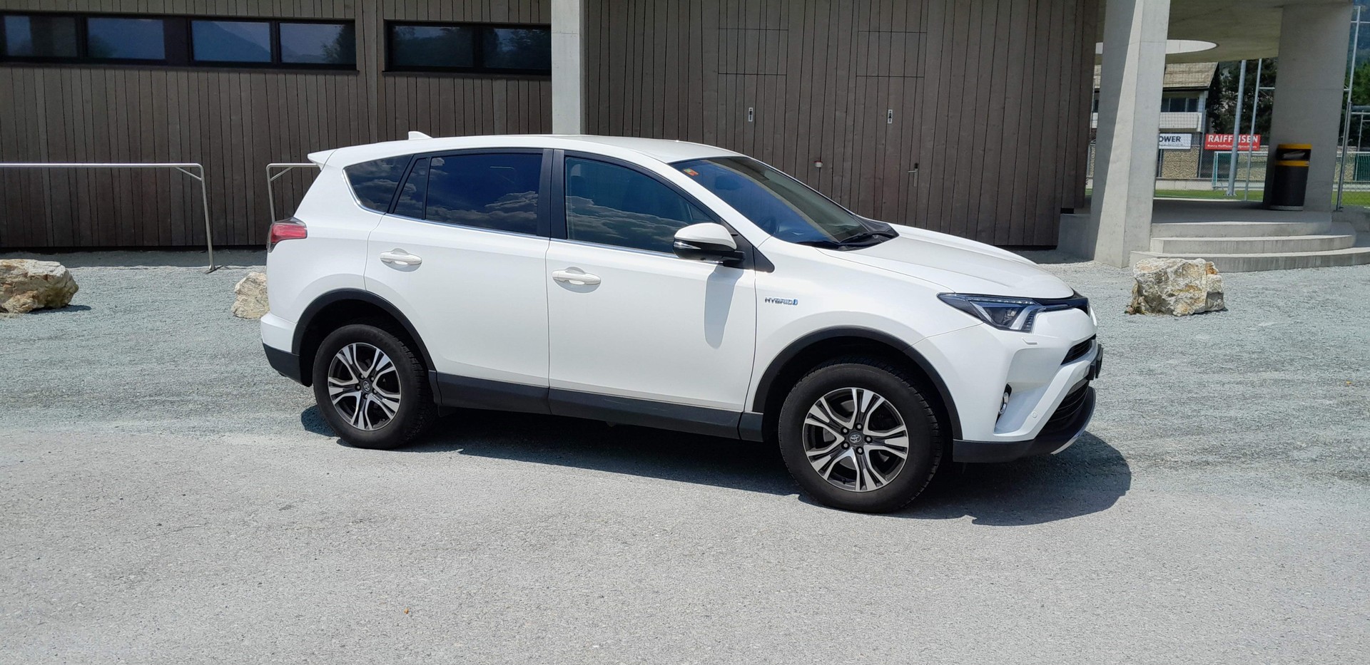 TOYOTA RAV-4 2.5 HSD Sol Premium e-CVT-image-3