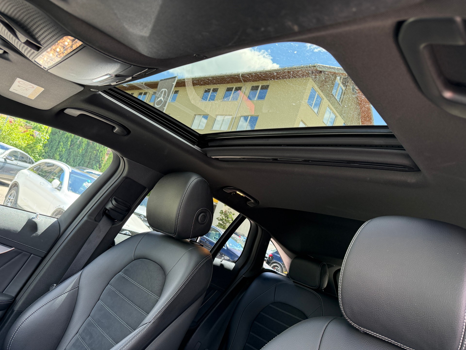 MERCEDES-BENZ EQC 400 AMG Line 4matic-image-11
