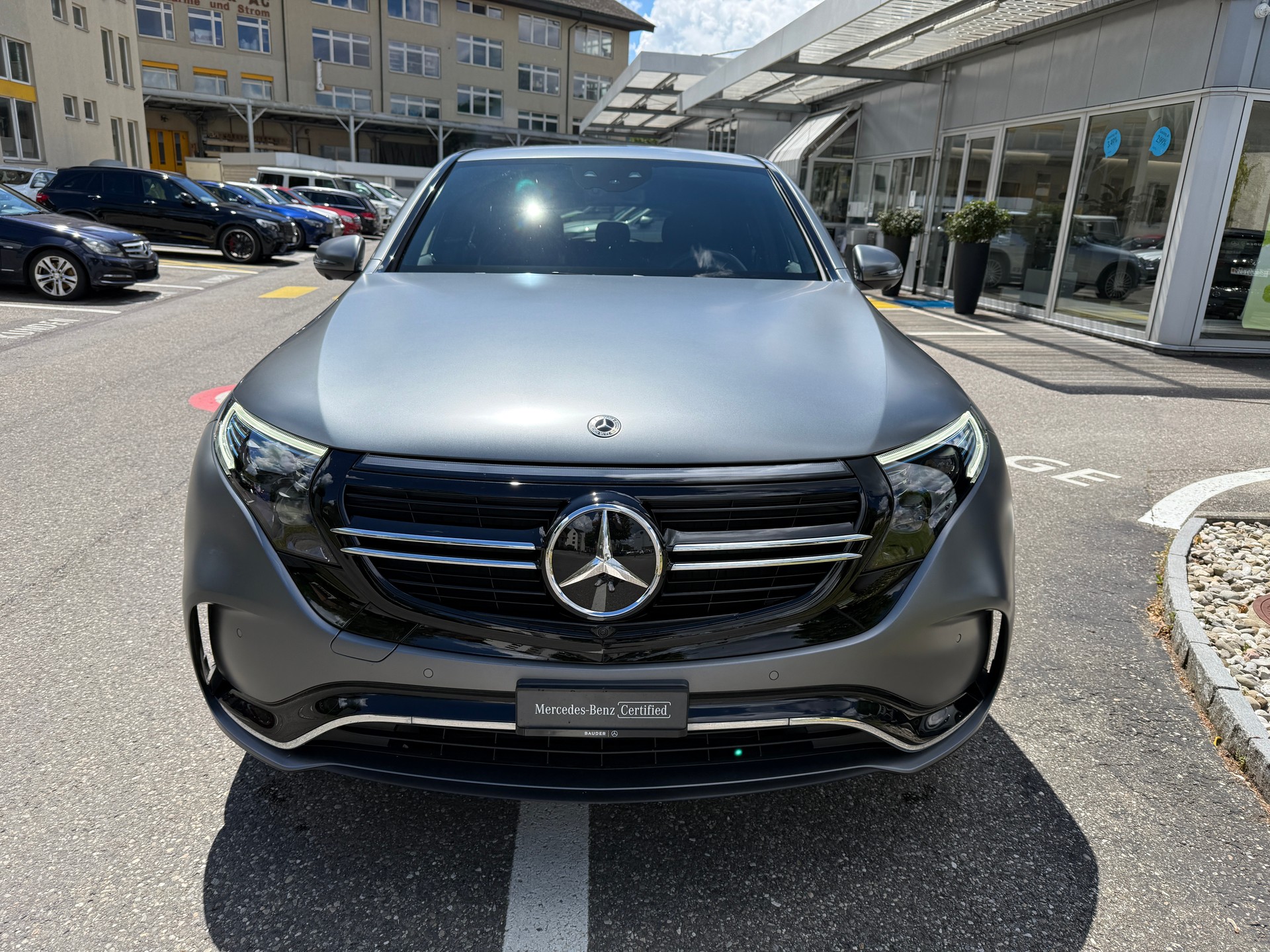 MERCEDES-BENZ EQC 400 AMG Line 4matic-image-1