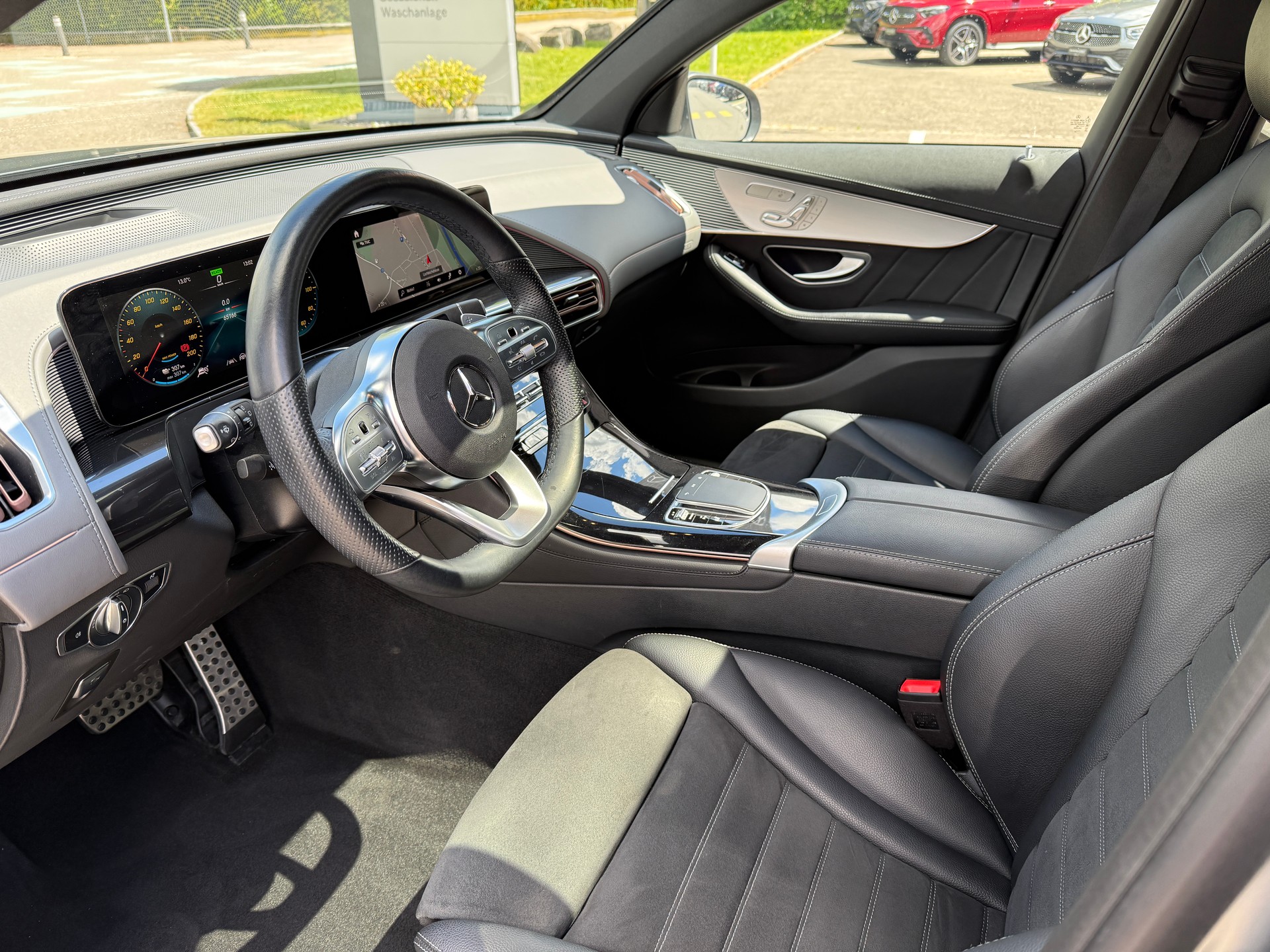 MERCEDES-BENZ EQC 400 AMG Line 4matic-image-3