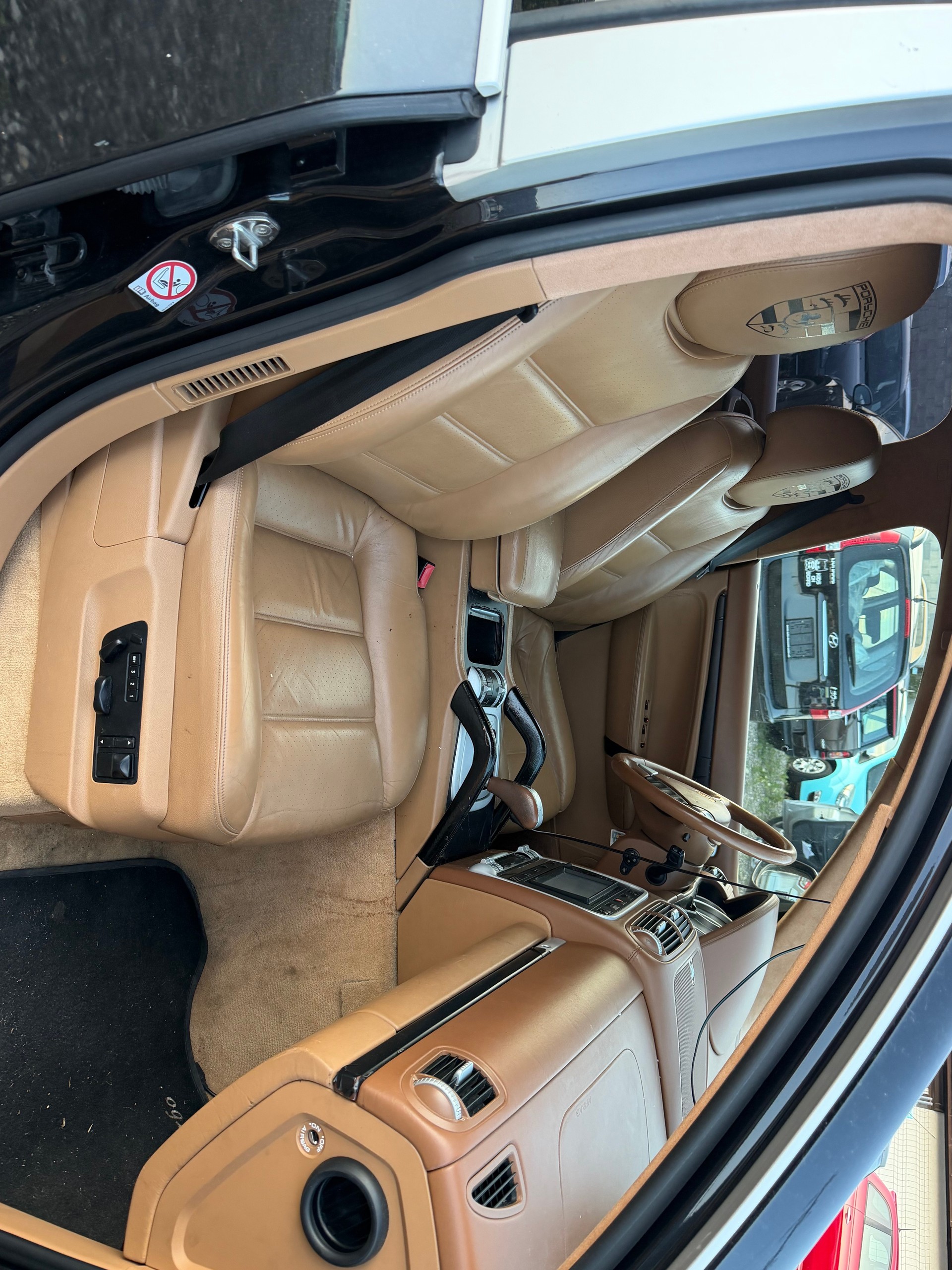 PORSCHE Cayenne Turbo-image-8