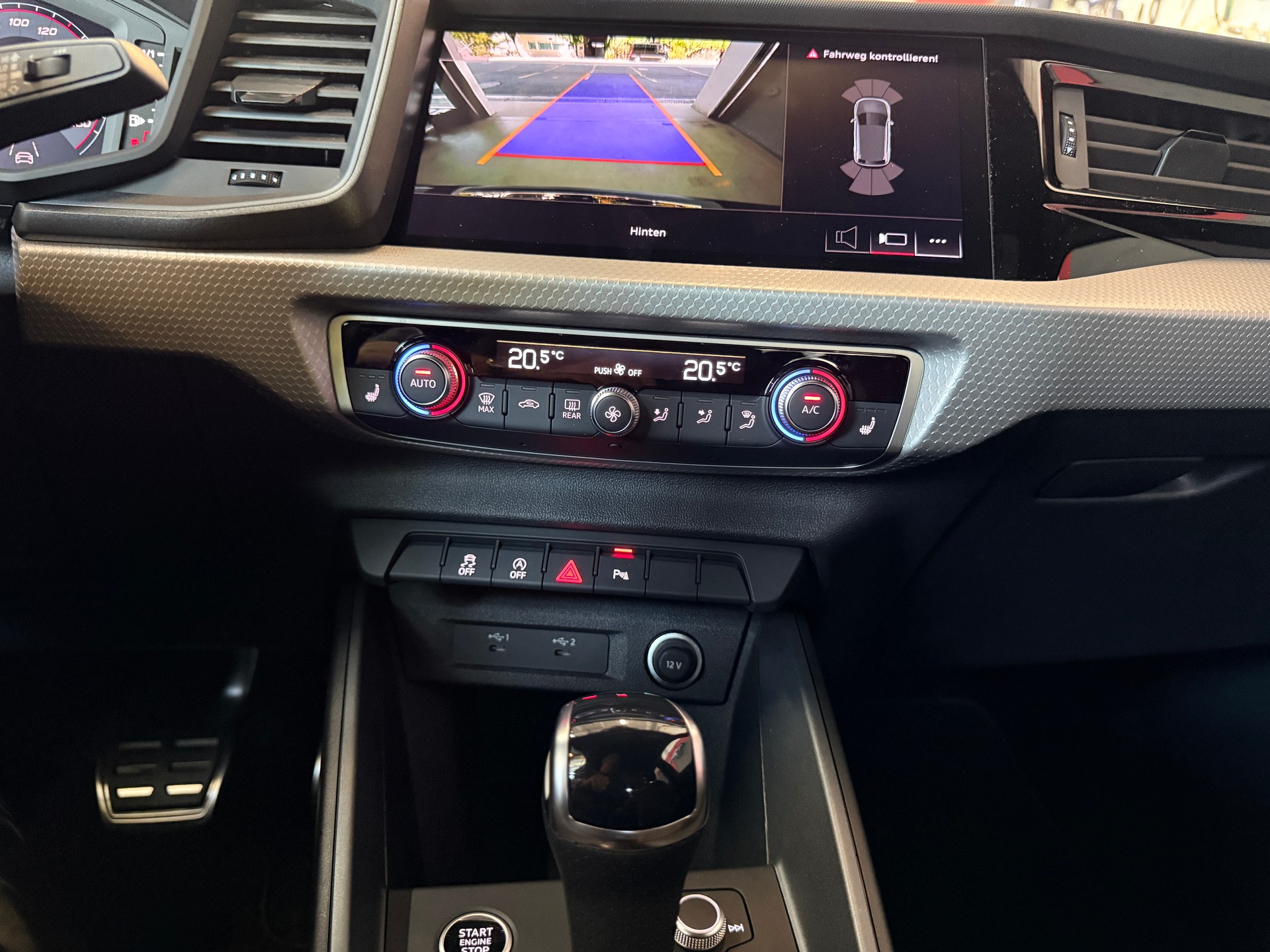 AUDI A1 Sportback 30 TFSI Attraction S-tronic 116 PS S-Line-image-8