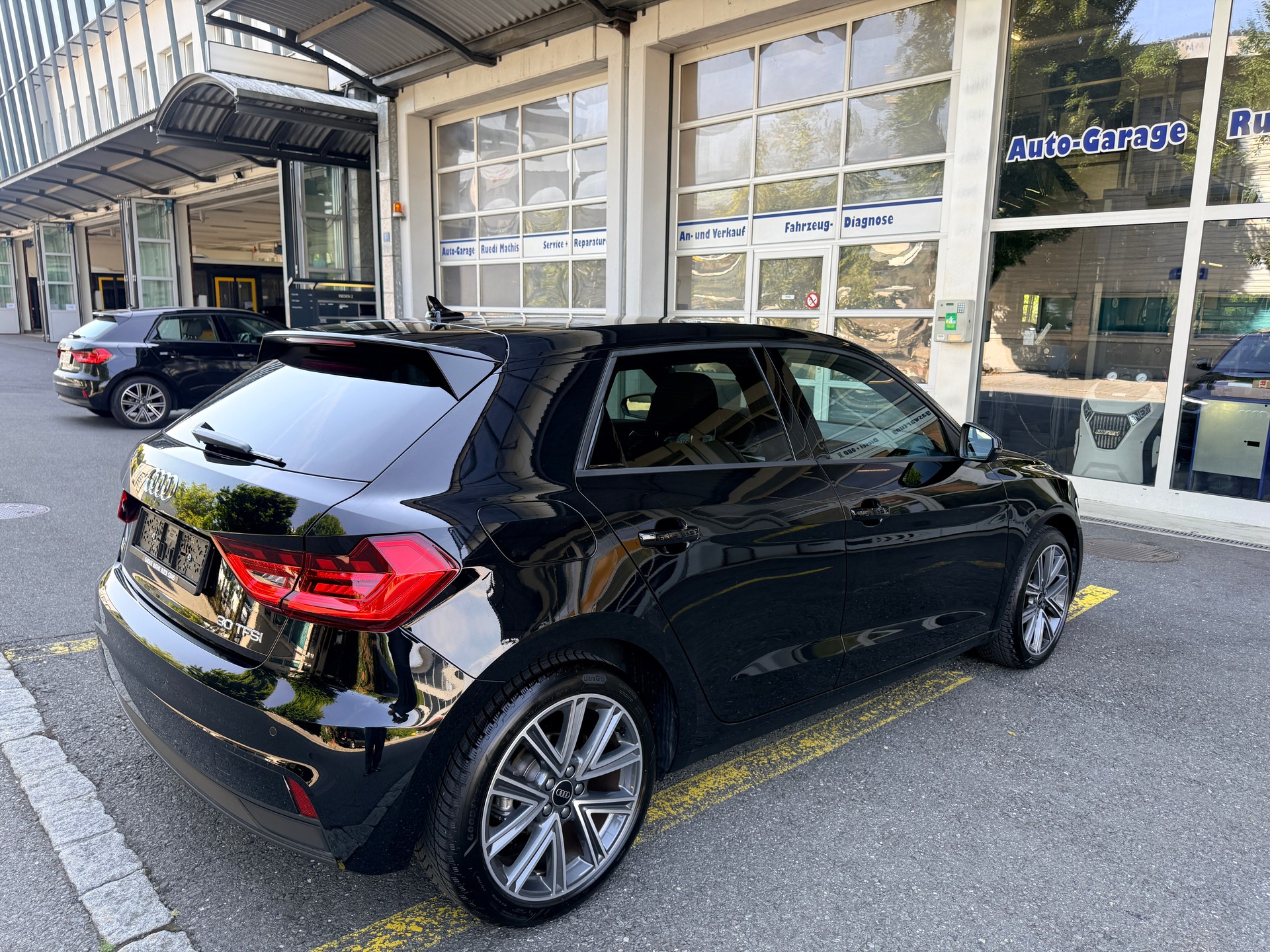AUDI A1 Sportback 30 TFSI Attraction S-tronic 116 PS S-Line-image-4