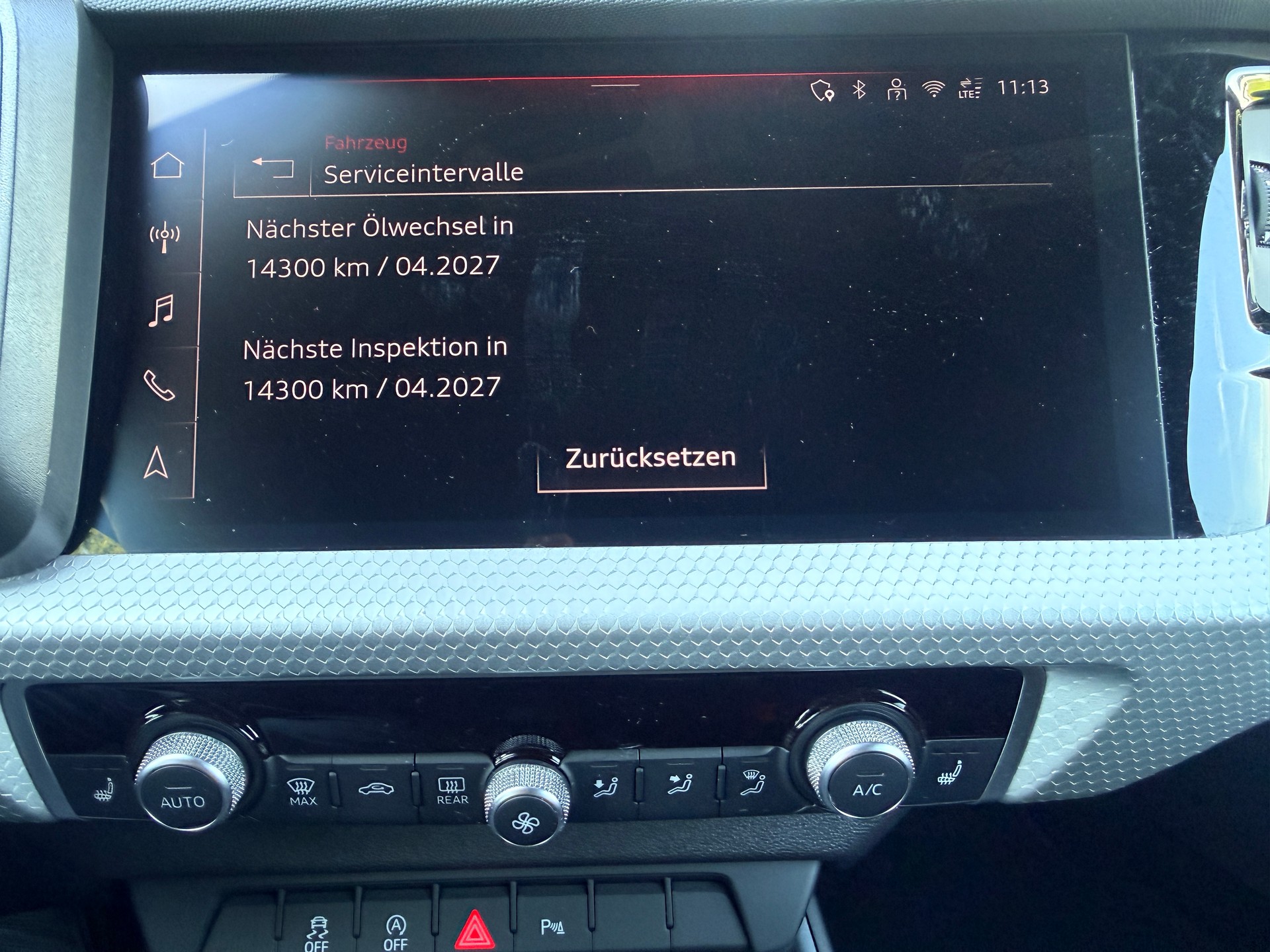AUDI A1 Sportback 30 TFSI Attraction S-tronic 116 PS S-Line-image-15