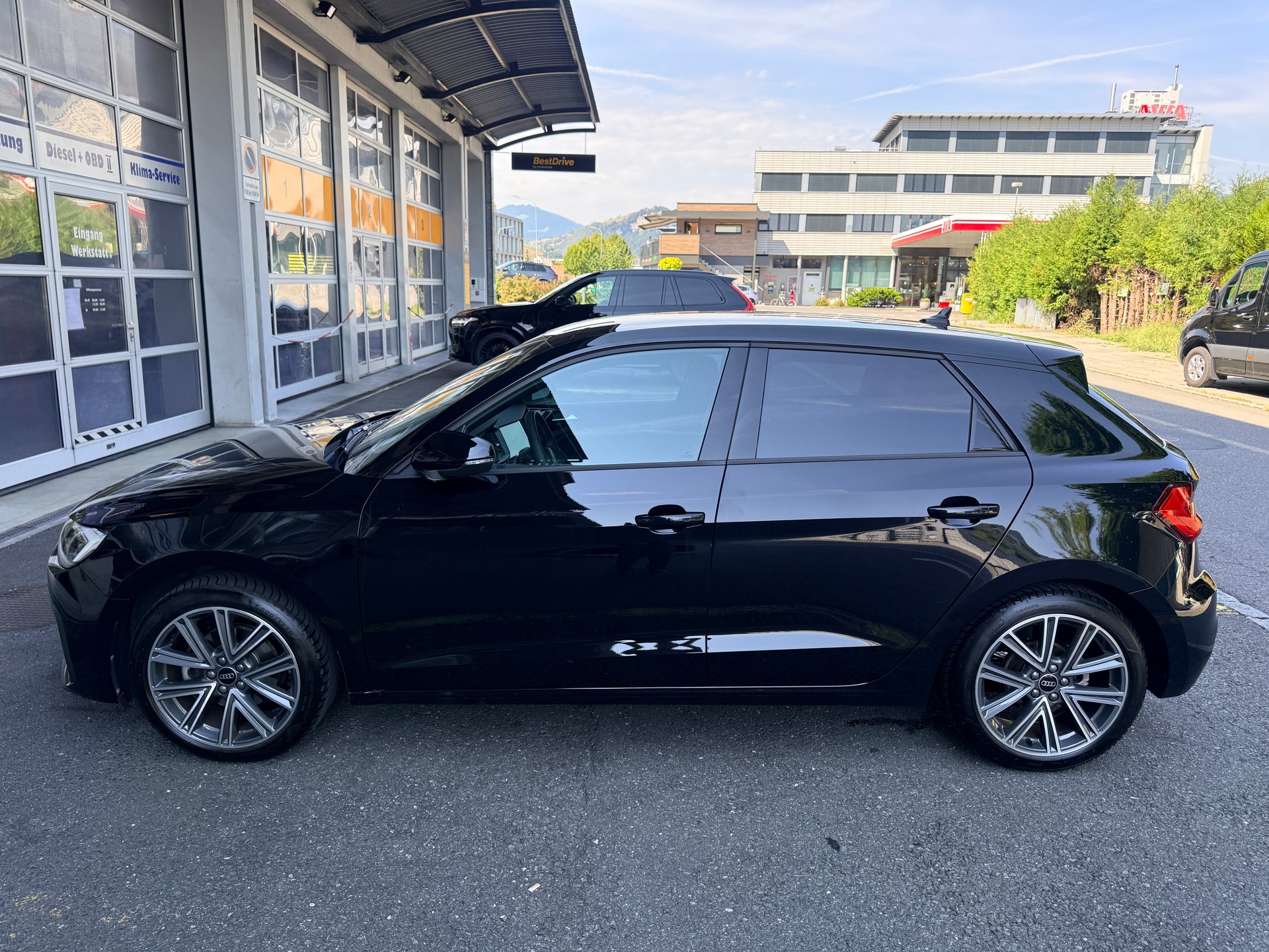 AUDI A1 Sportback 30 TFSI Attraction S-tronic 116 PS S-Line-image-2