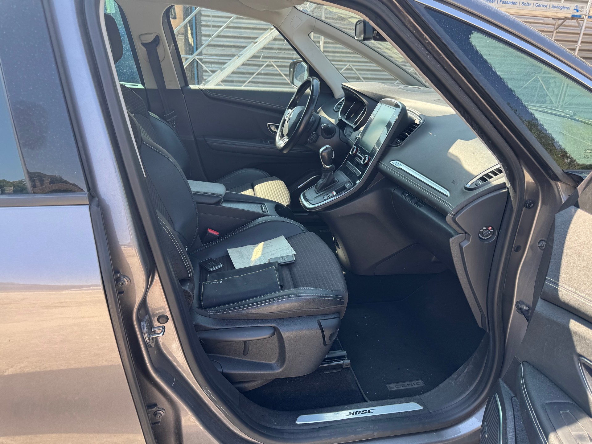 RENAULT Grand Scénic 1.6 dCi Initiale Paris EDC-image-6
