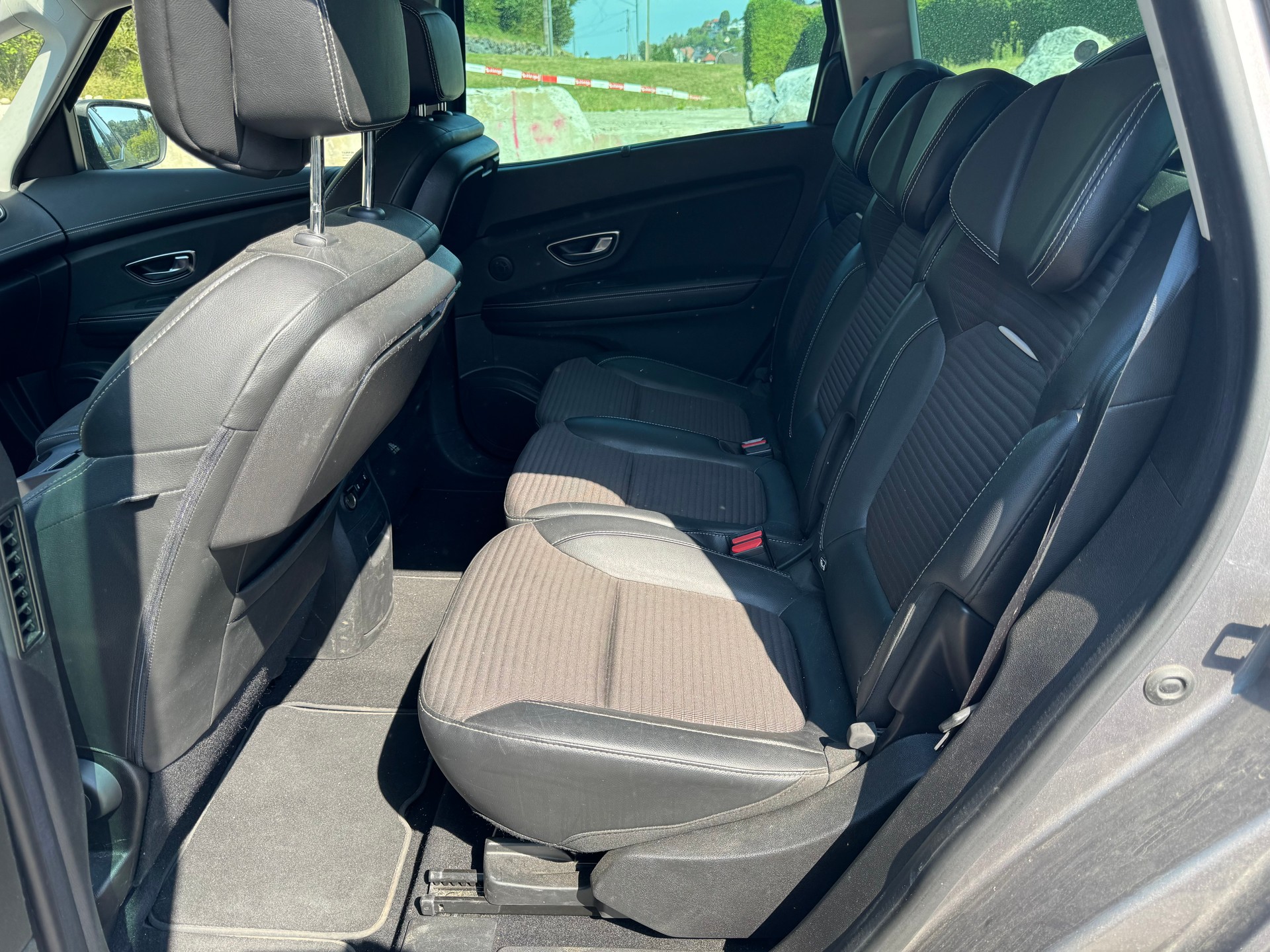 RENAULT Grand Scénic 1.6 dCi Initiale Paris EDC-image-9