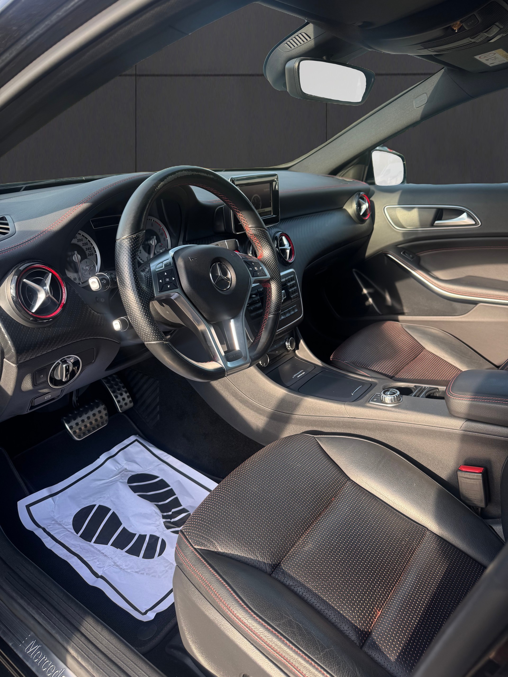 MERCEDES-BENZ A 250 Sport 7G-DCT-image-7