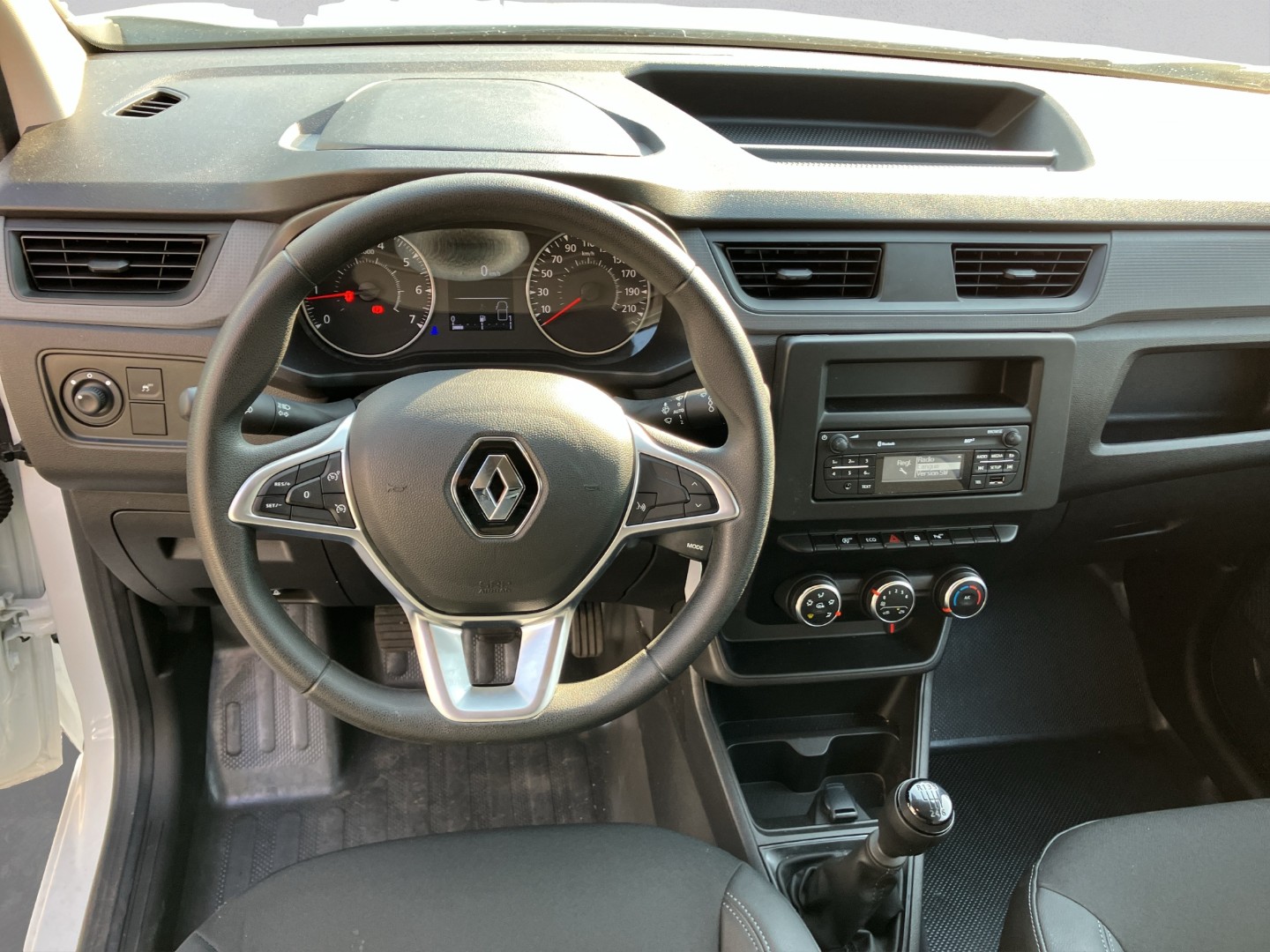 RENAULT Express 1.3TCe 100 PF Advance-image-13