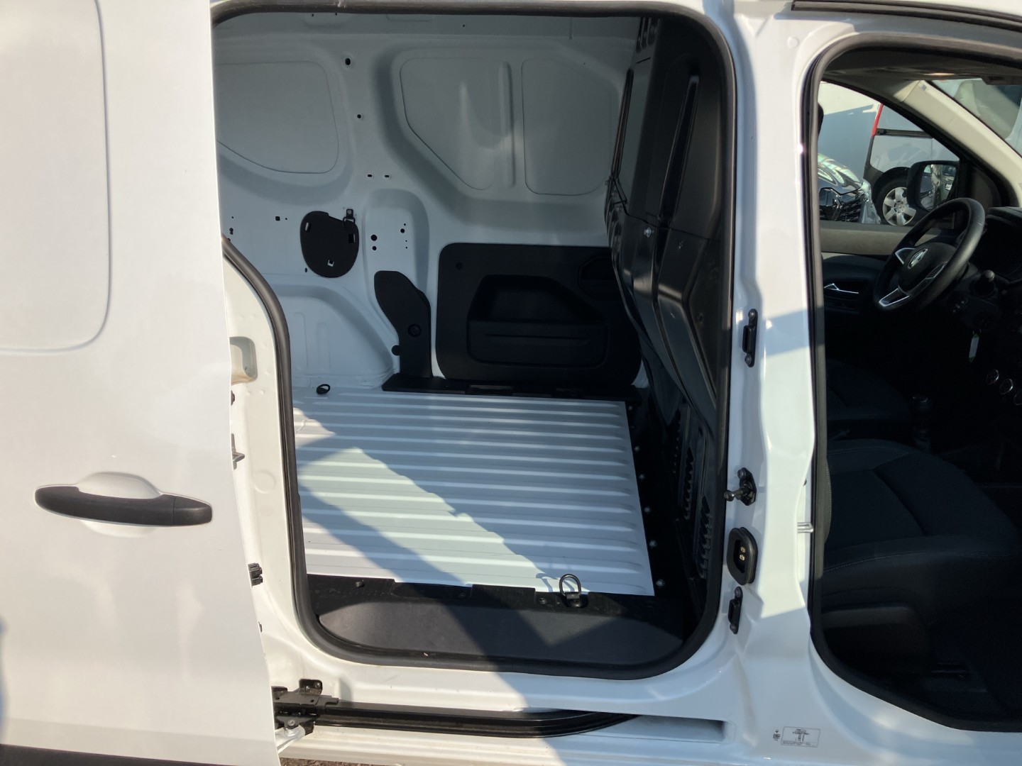 RENAULT Express 1.3TCe 100 PF Advance-image-18