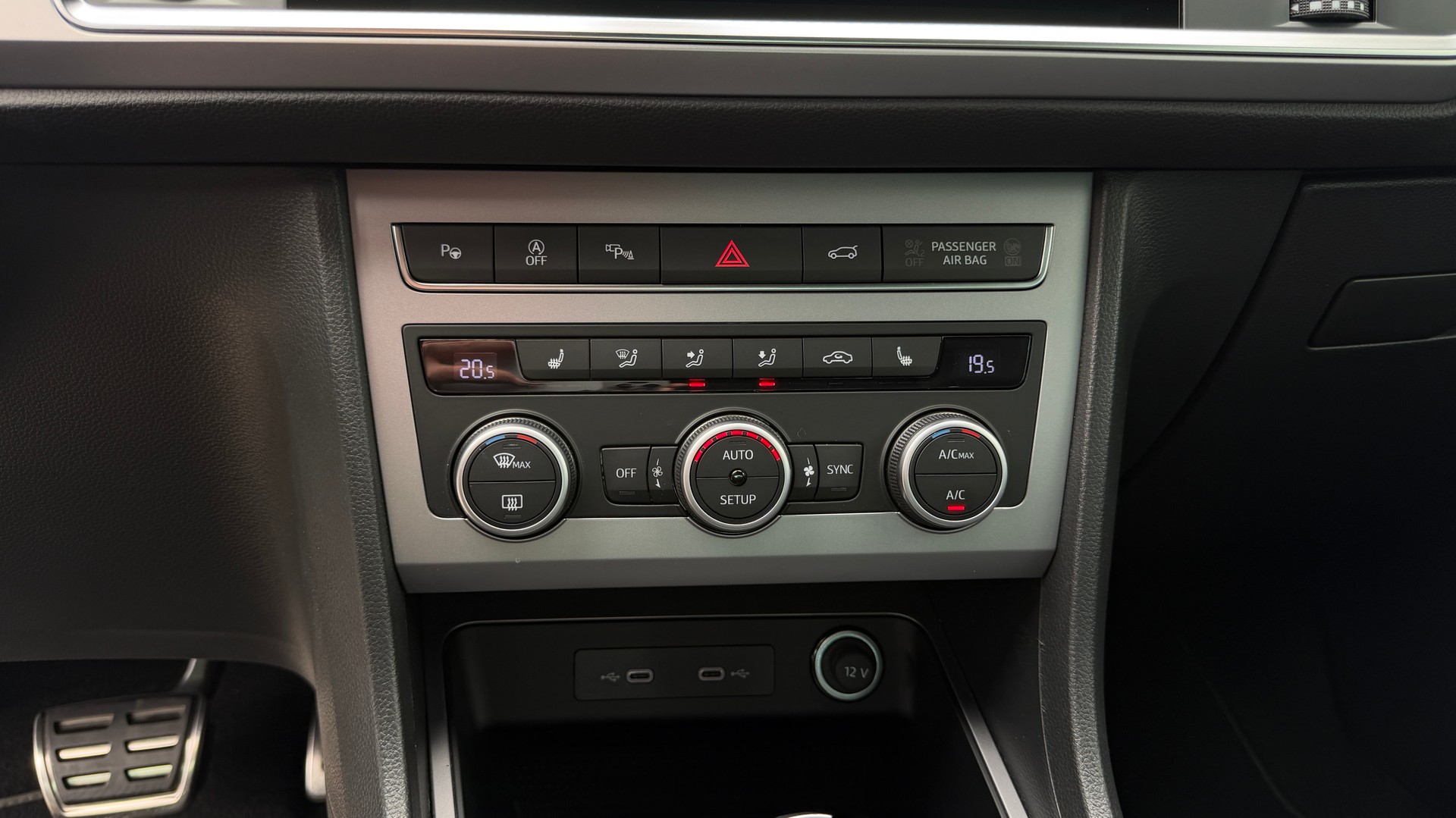 SEAT Ateca 1.5 TSI EVO Hola FR DSG / 8-Fach mit Alufelgen, Anhängerkupplung-image-12